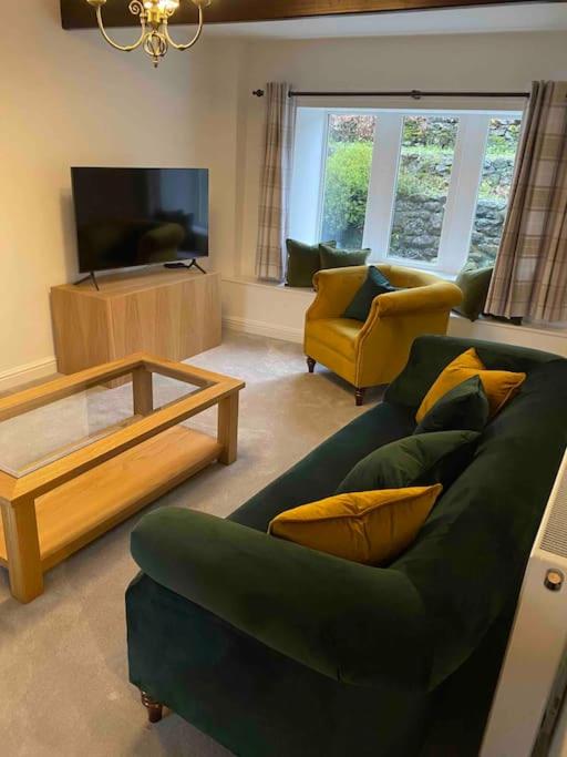 Three-Bedroom House photo 2