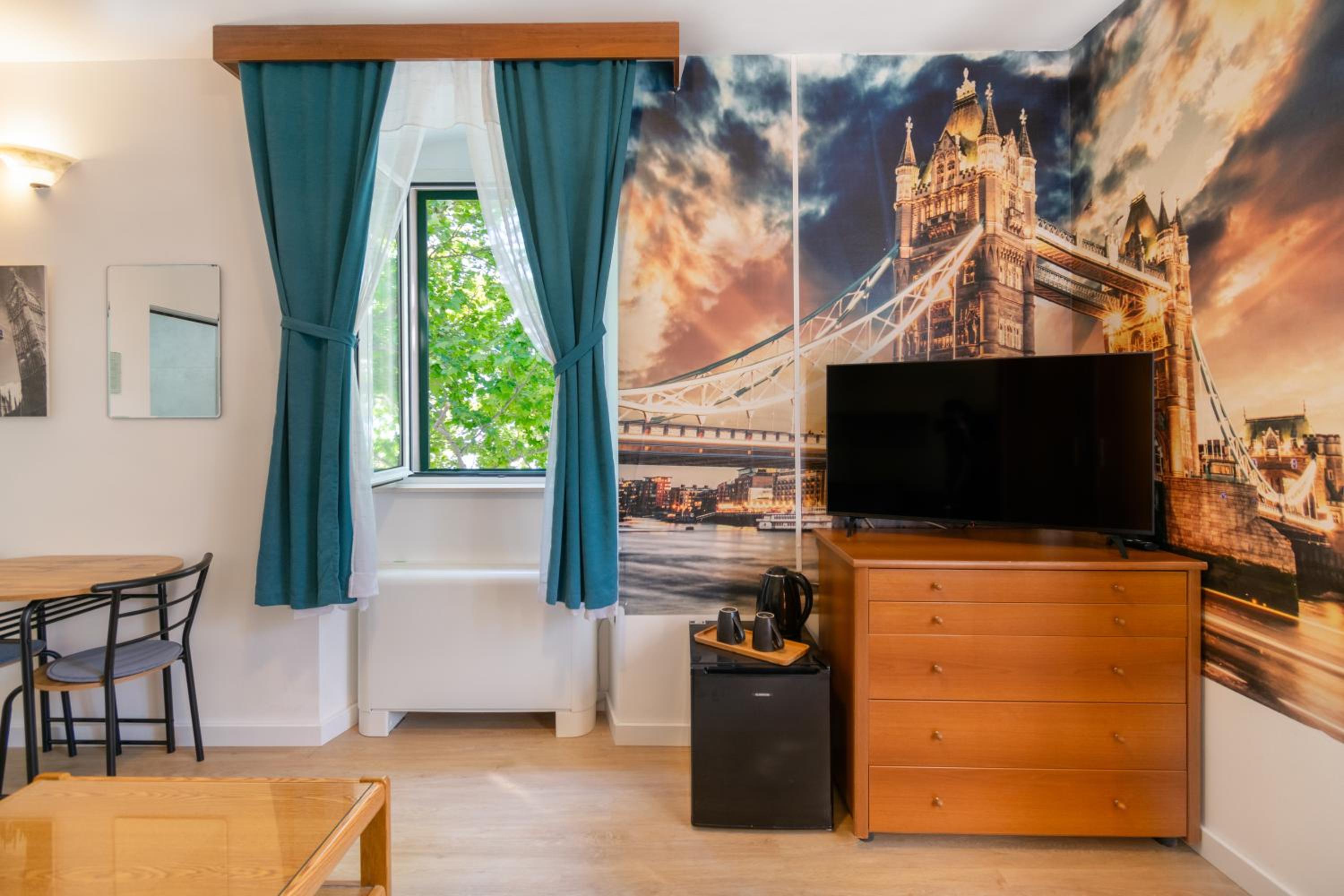 One-Bedroom Suite photo 2