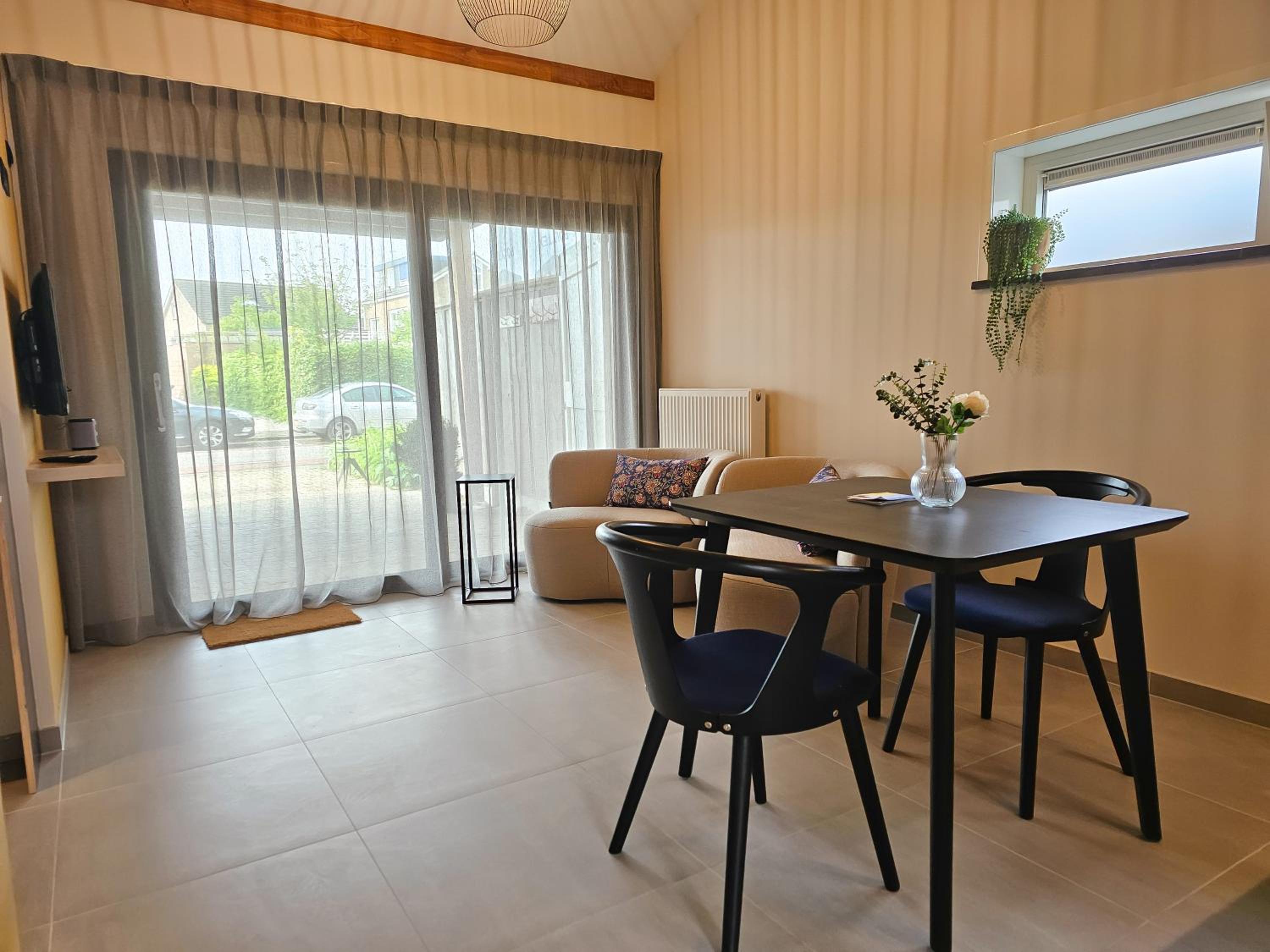 One-Bedroom House photo 3