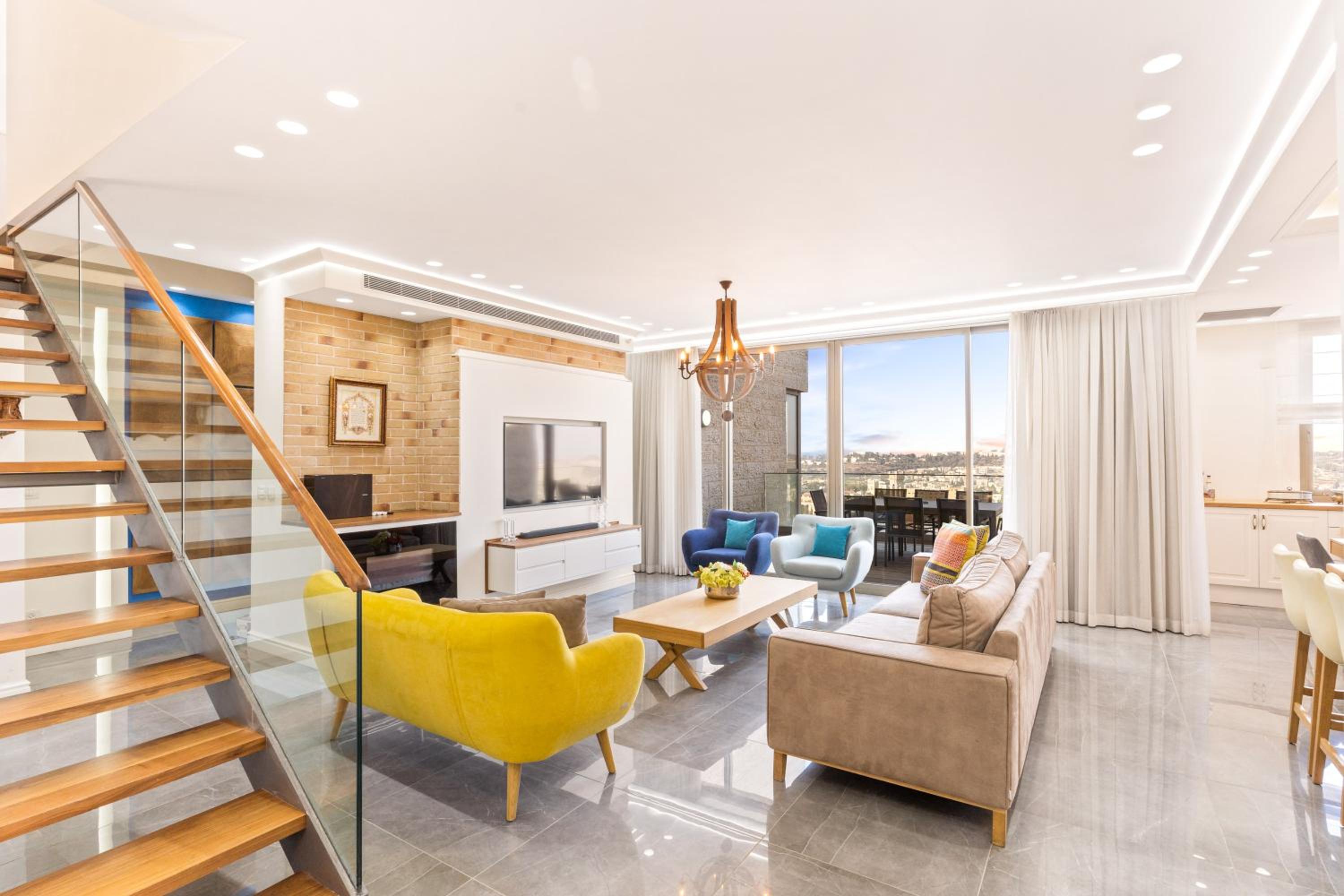 Four-Bedroom Penthouse Apartment photo 3