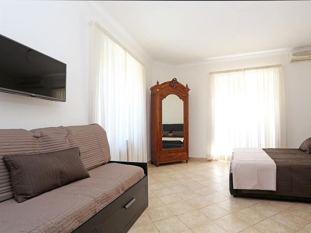 Quadruple Room with Private Bathroom photo 2