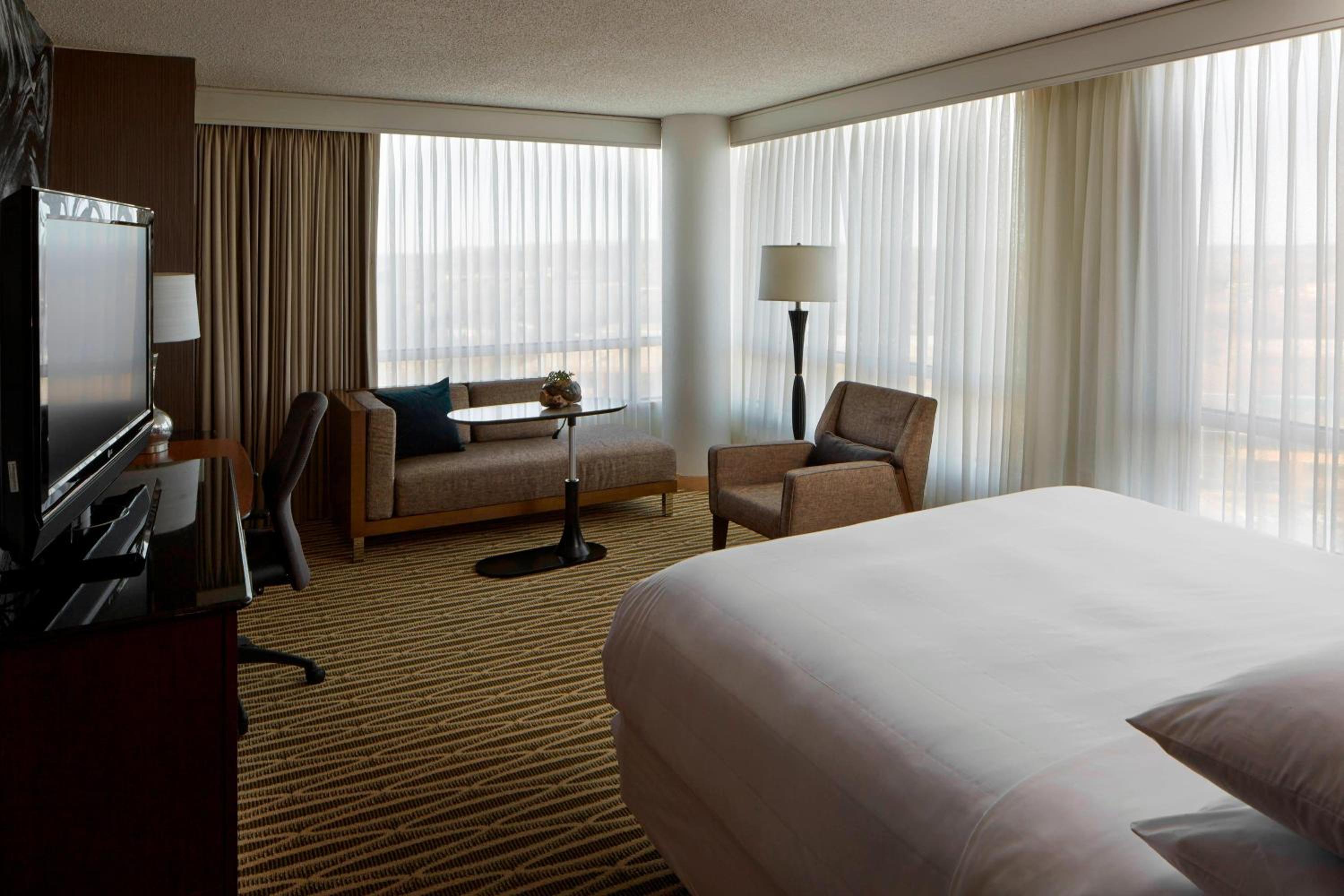 Executive King Room, M Club lounge access, Larger Guest room - Photo 1