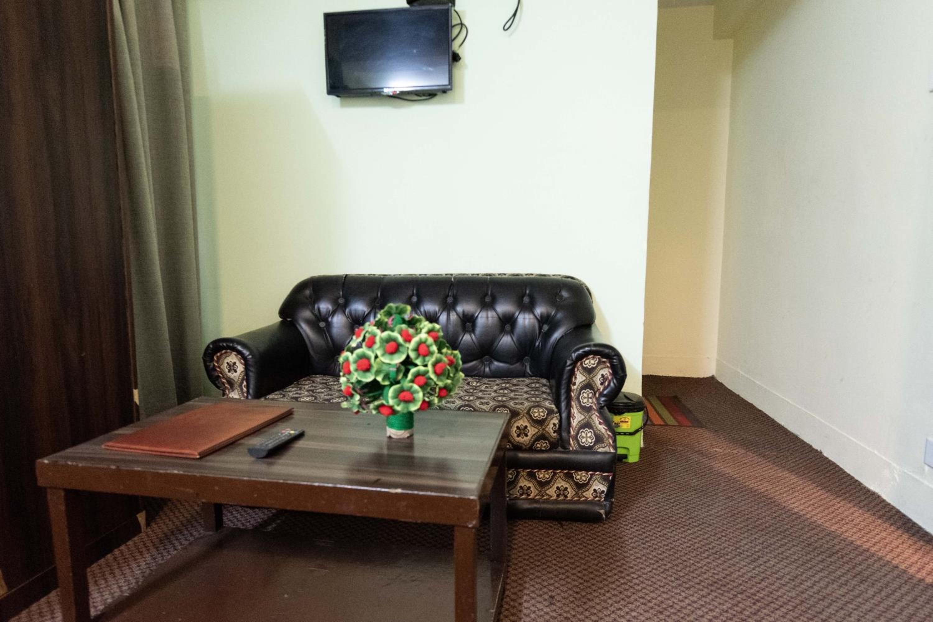 Deluxe Family Room - Photo 11