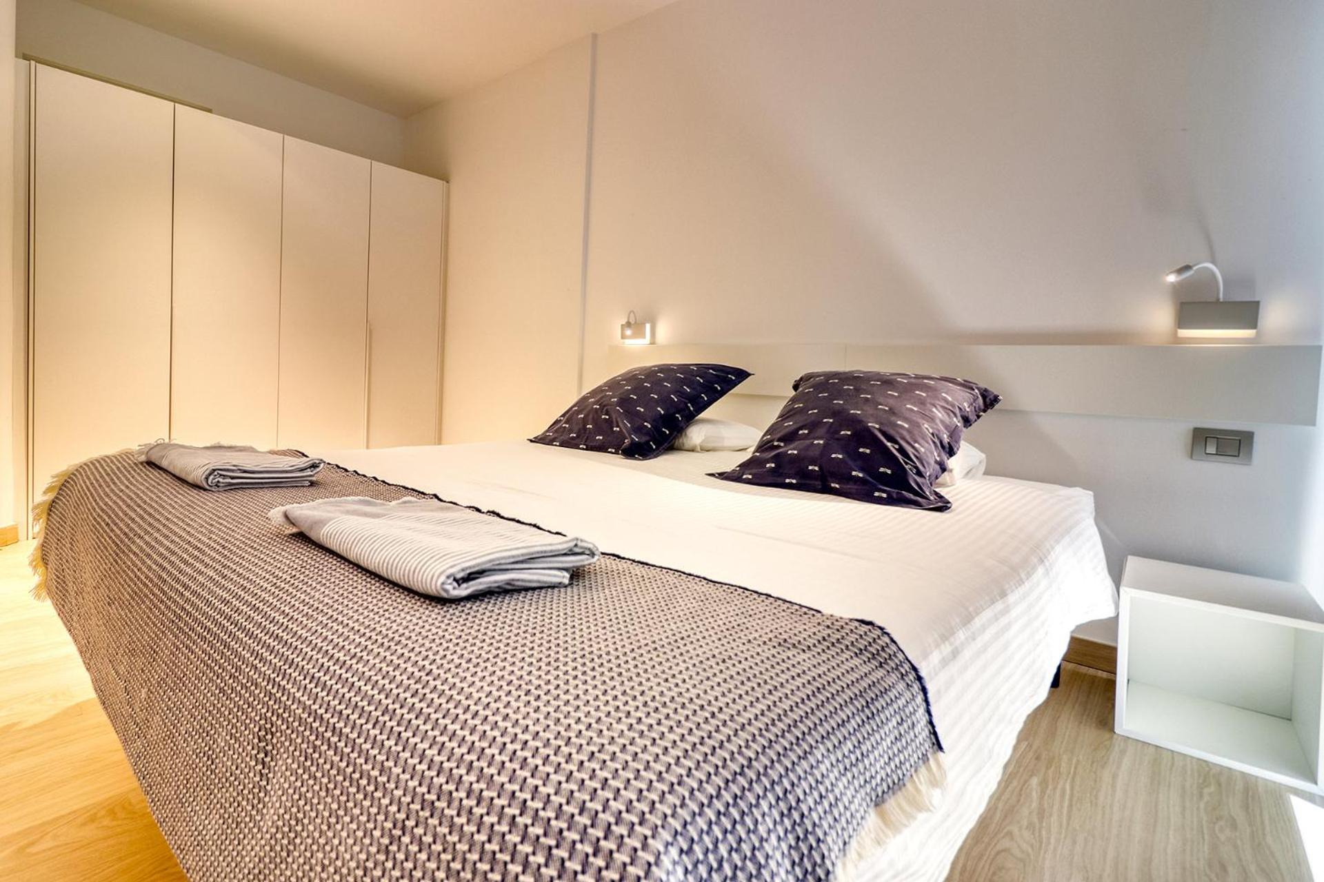 Apartamento de una habitación con balcón y vista al mar