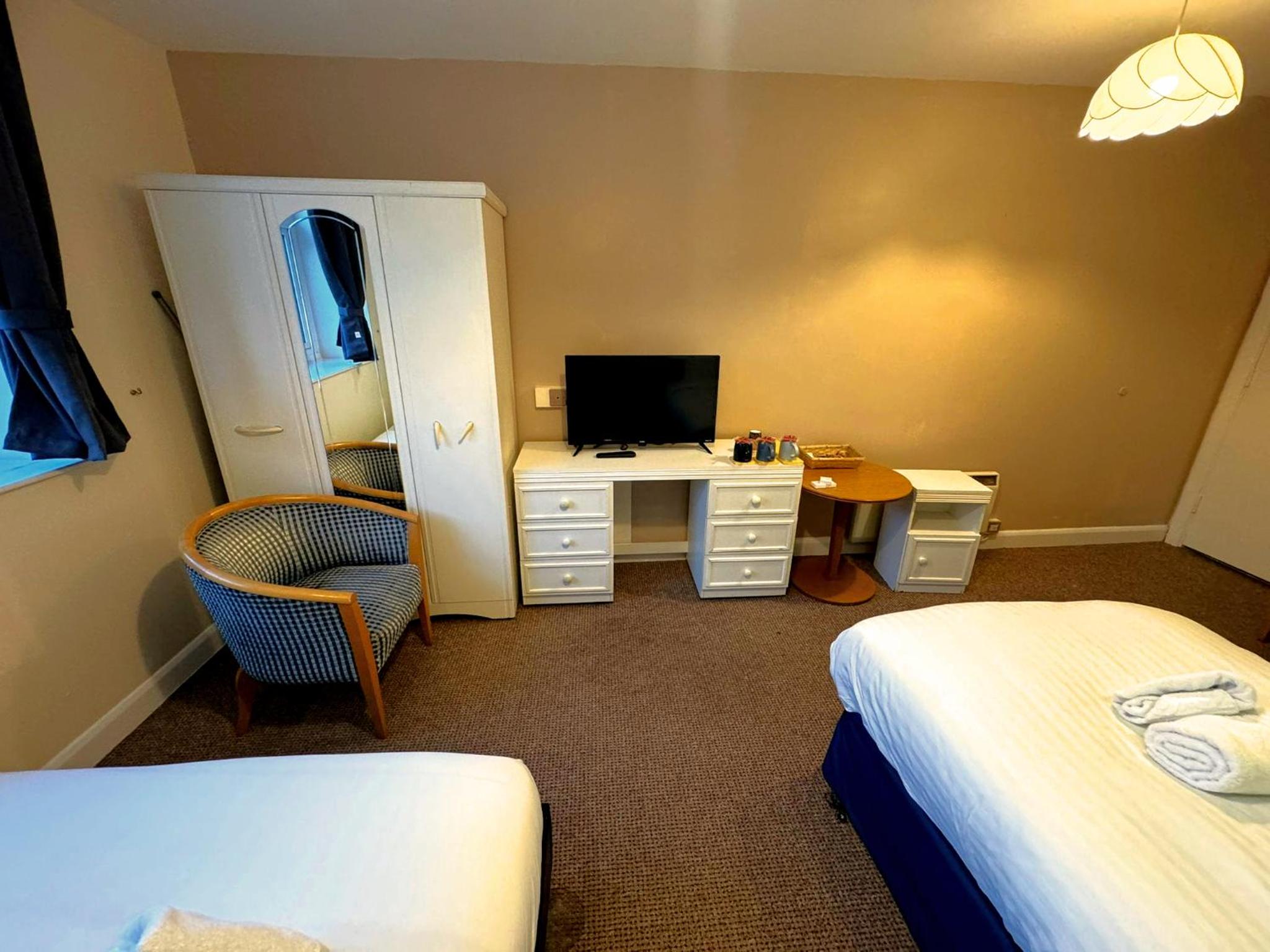 Standard Triple Room - Photo 3