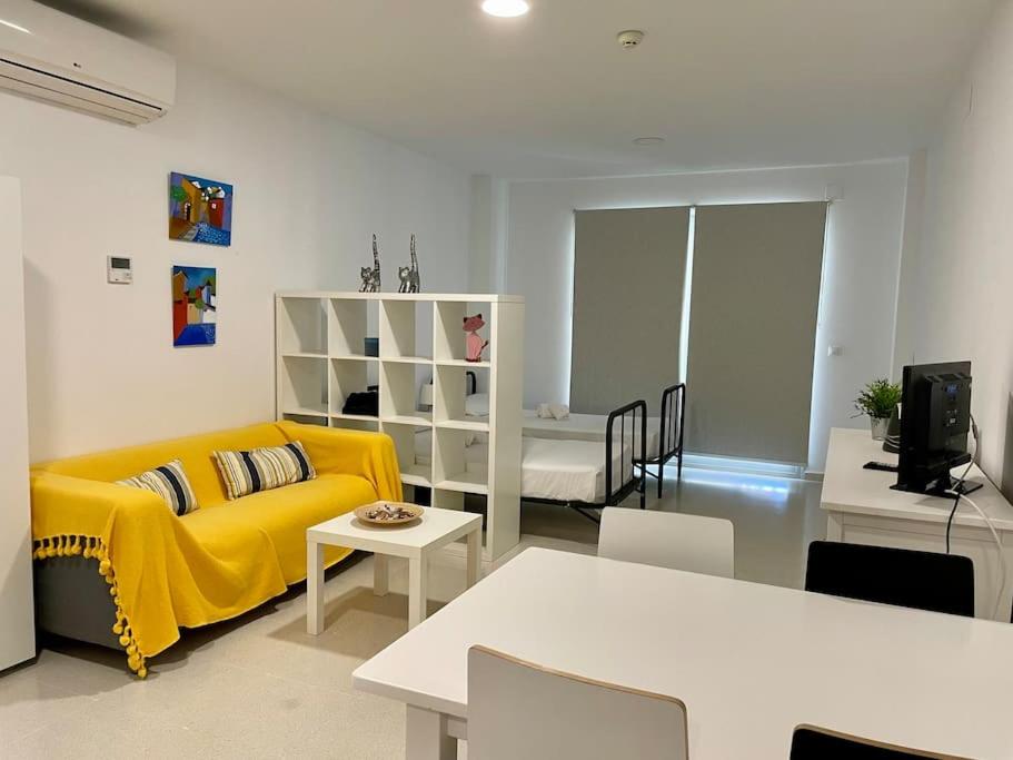 One-Bedroom Apartment photo 2