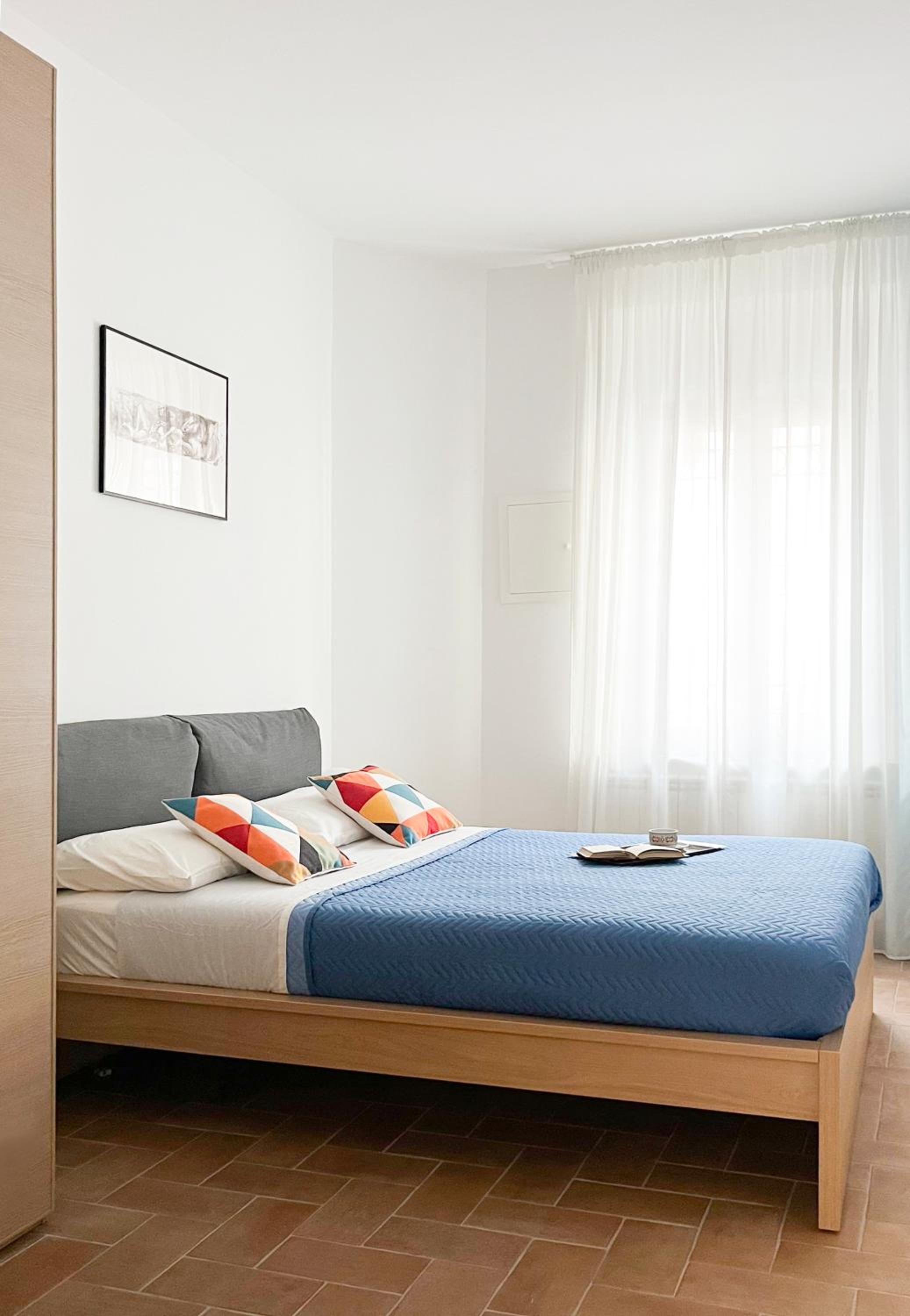 Deluxe One-Bedroom Apartment photo 1