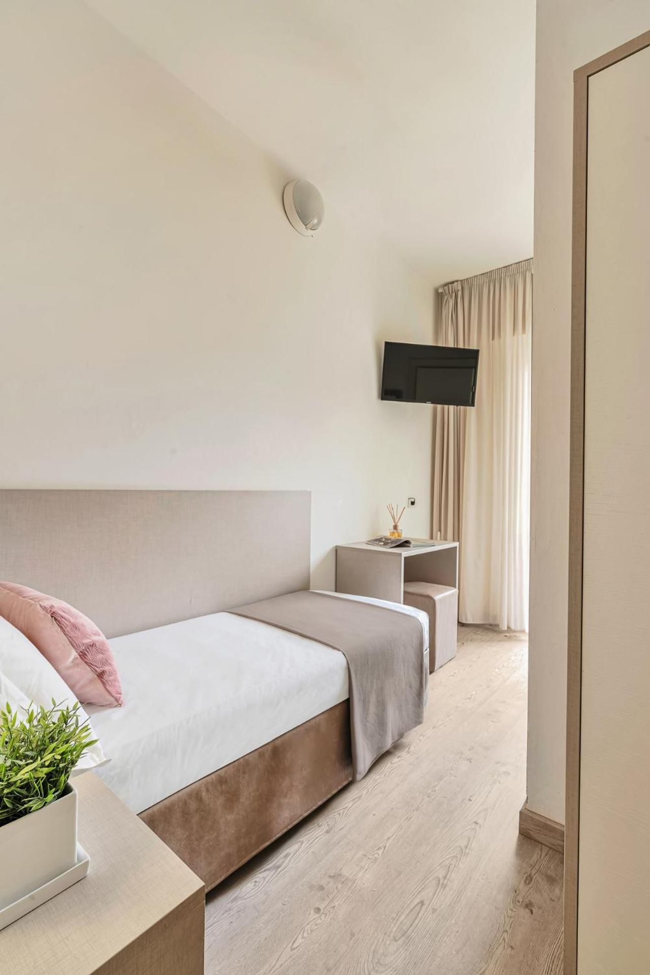 Single Room photo 2