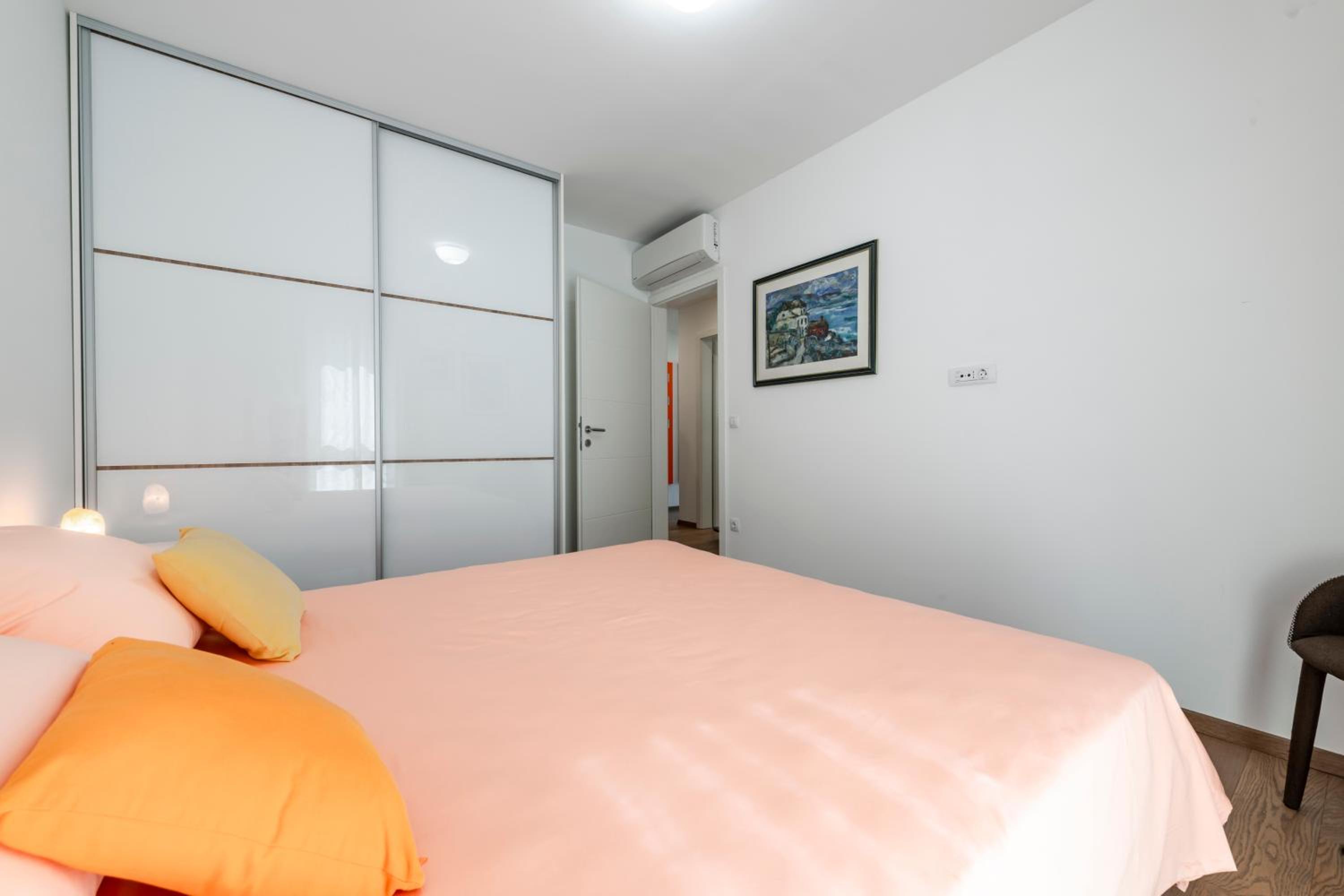 One-Bedroom Apartment with Sea View and Balcony