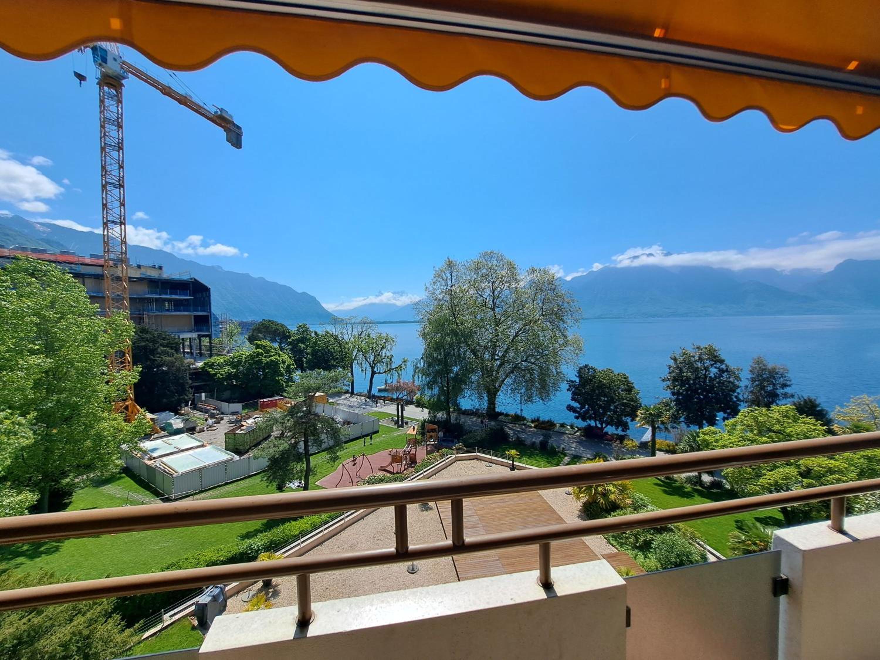 Deluxe Double Room with Balcony - Park and Lake or Lake View - Photo 9