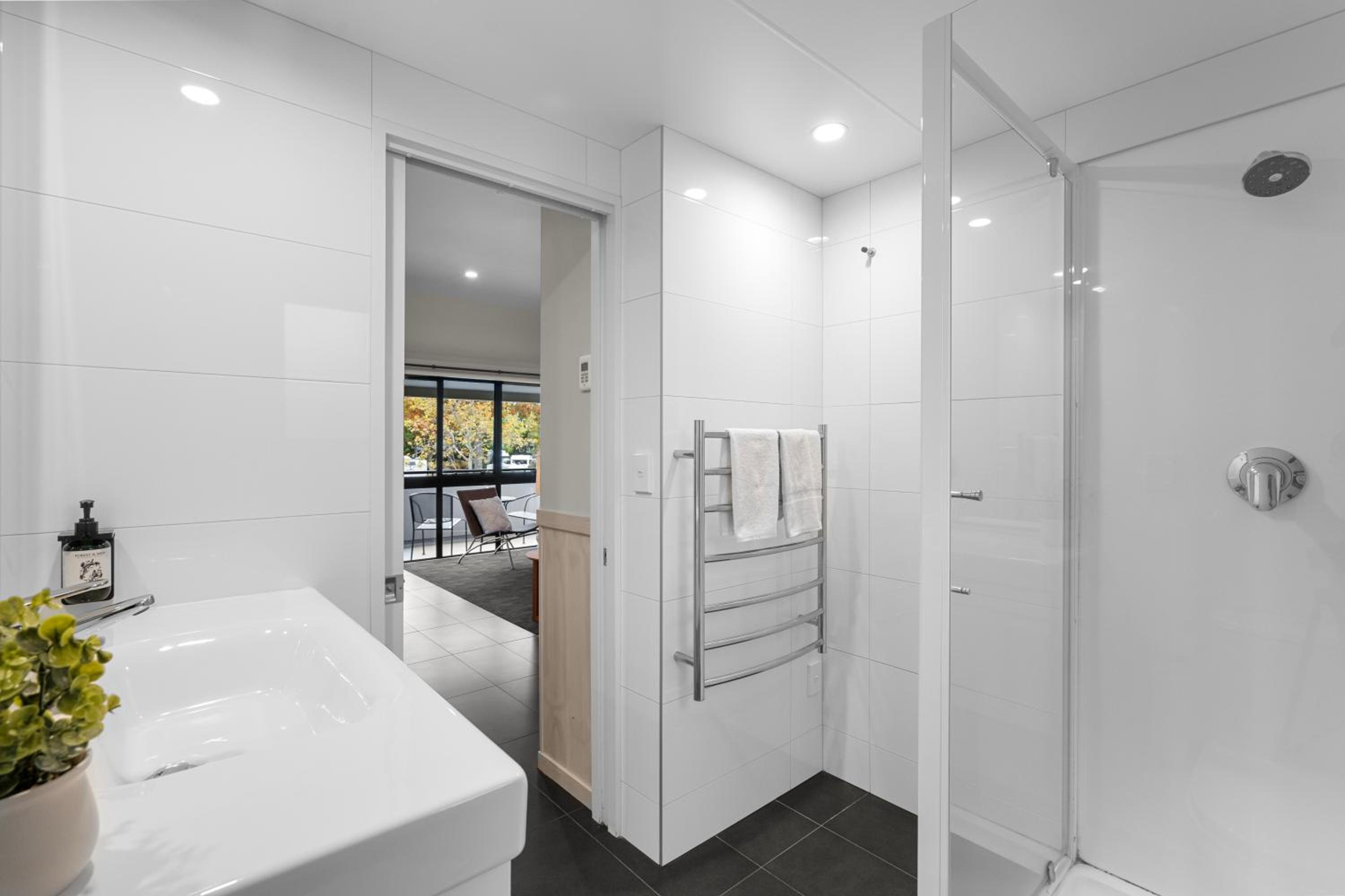 Motel Room - 1 Bedroom (3) - Photo 6