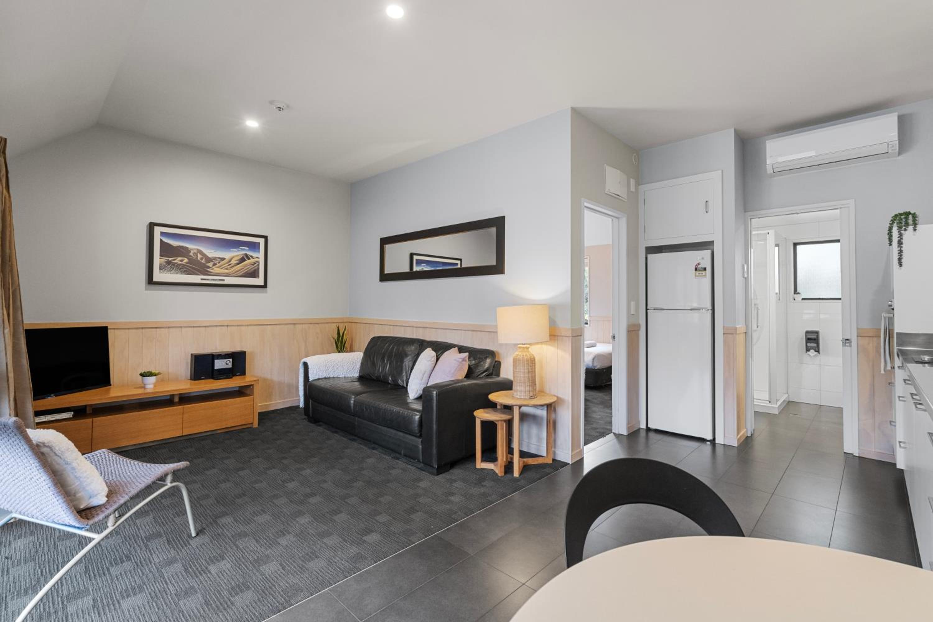 Motel Room - 1 Bedroom (3) - Photo 9