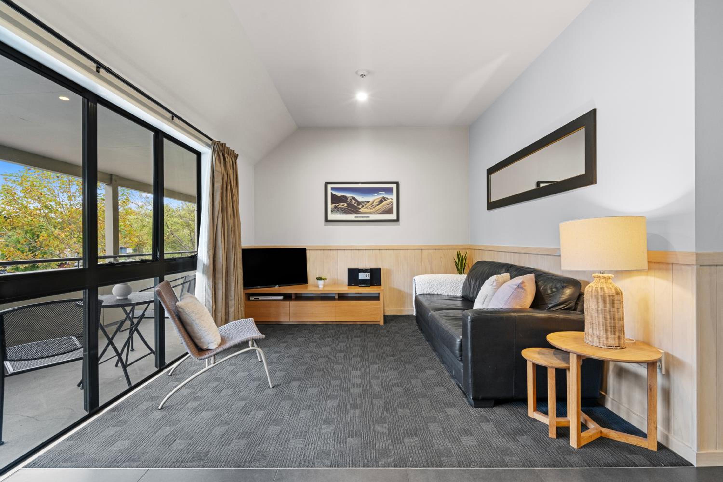 Motel Room - 1 Bedroom (3) - Photo 11
