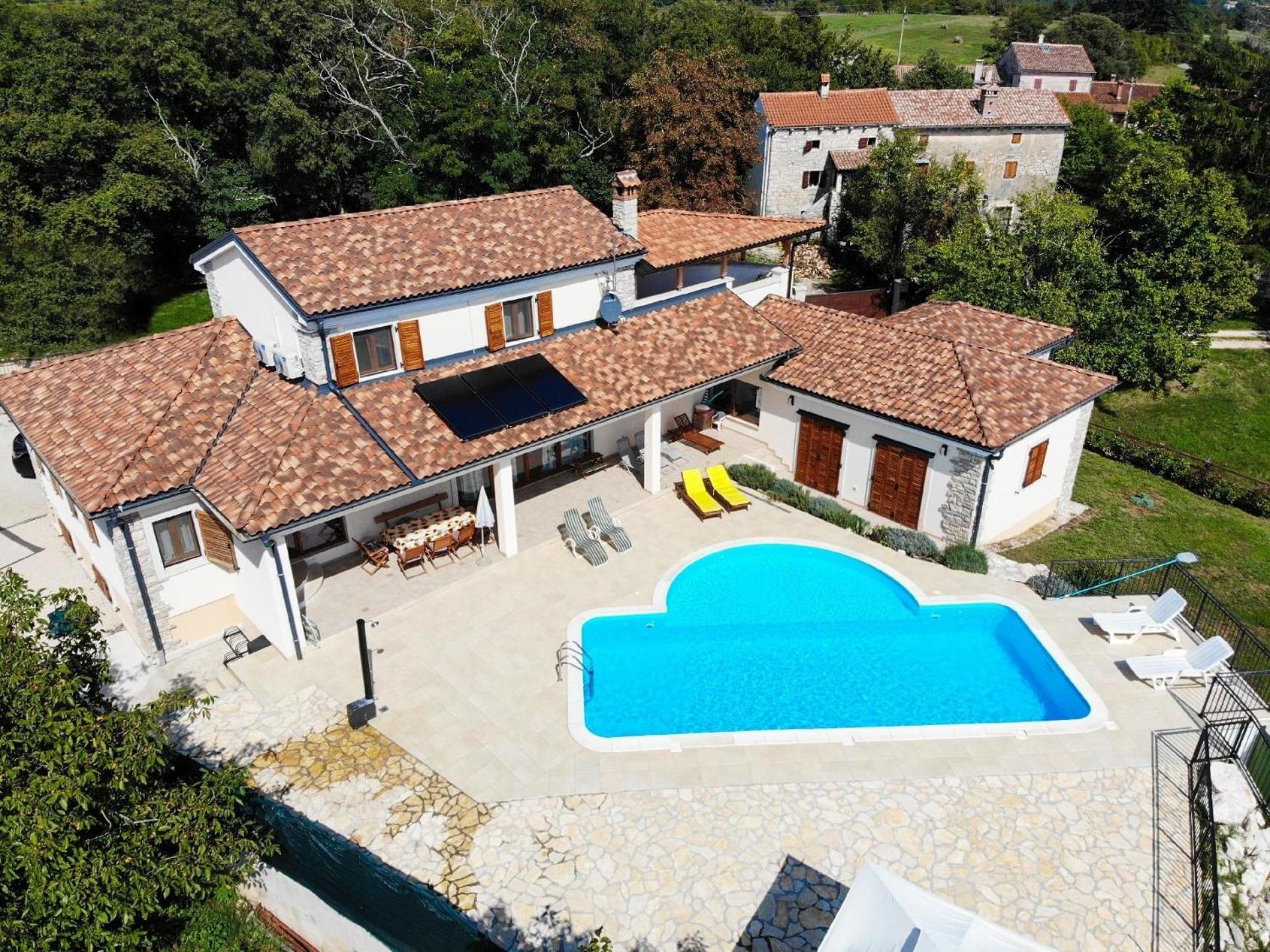 Four-Bedroom Vacation Home photo 3