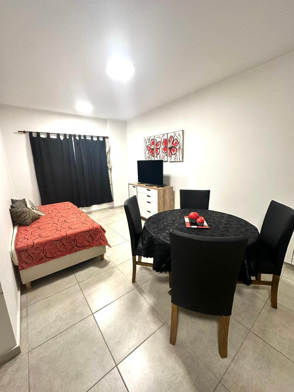 One-Bedroom Apartment photo 1