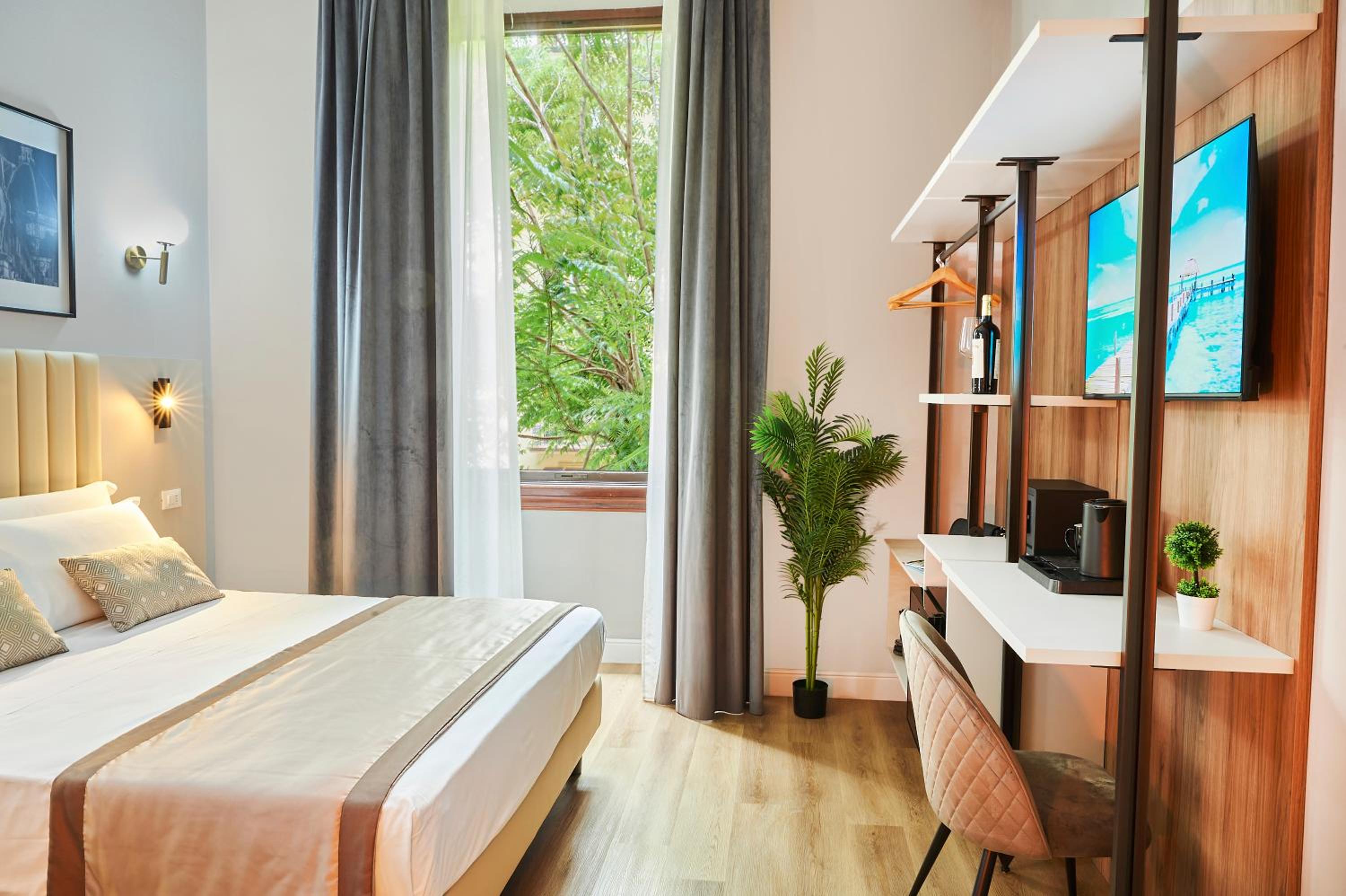 Deluxe Quadruple Room - Photo 5