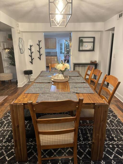Three-Bedroom House photo 2