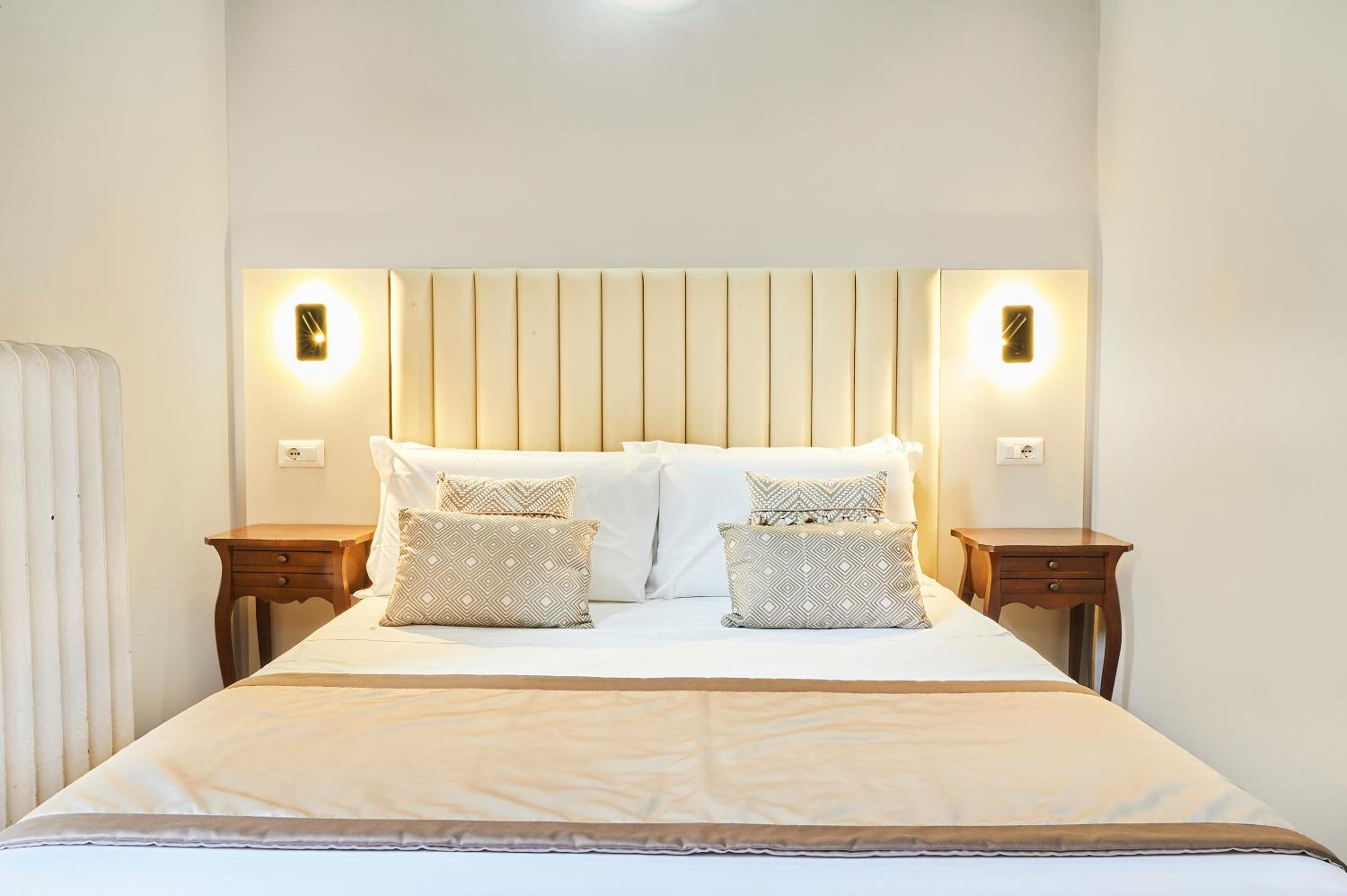 Deluxe Quadruple Room - Photo 3