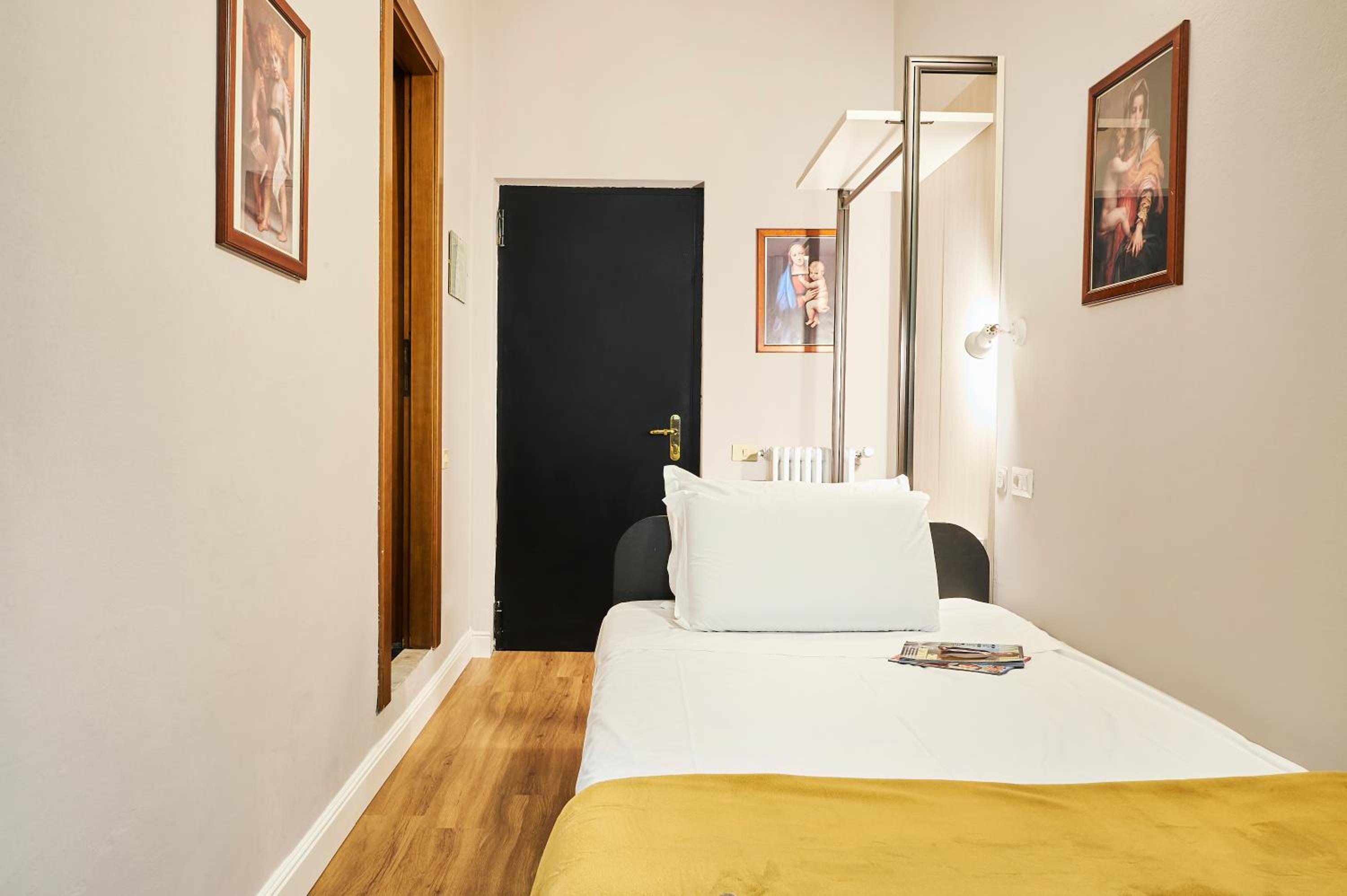 Single Room photo 1