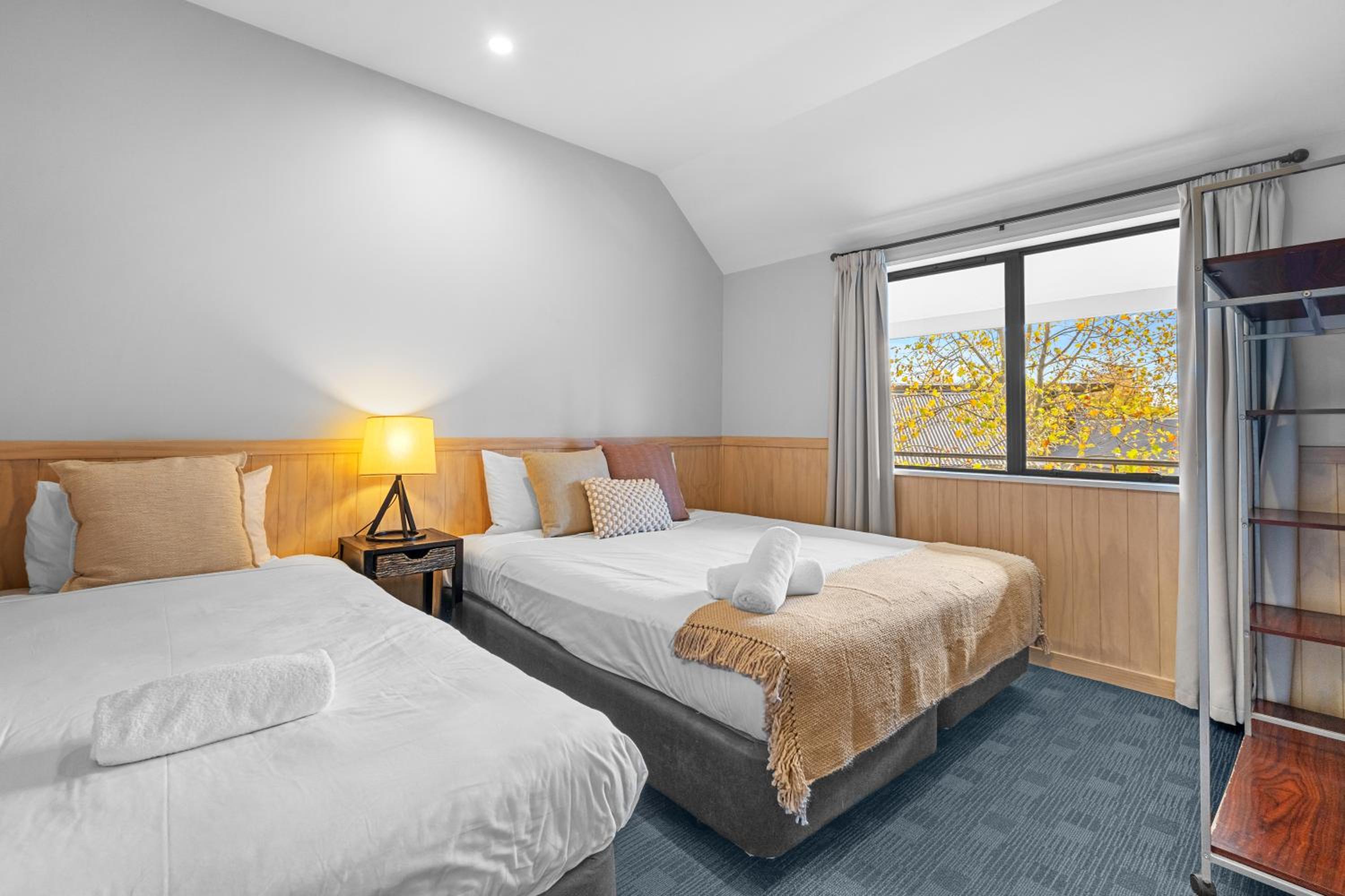 Motel Room - 2 Bedroom (5) - Photo 1