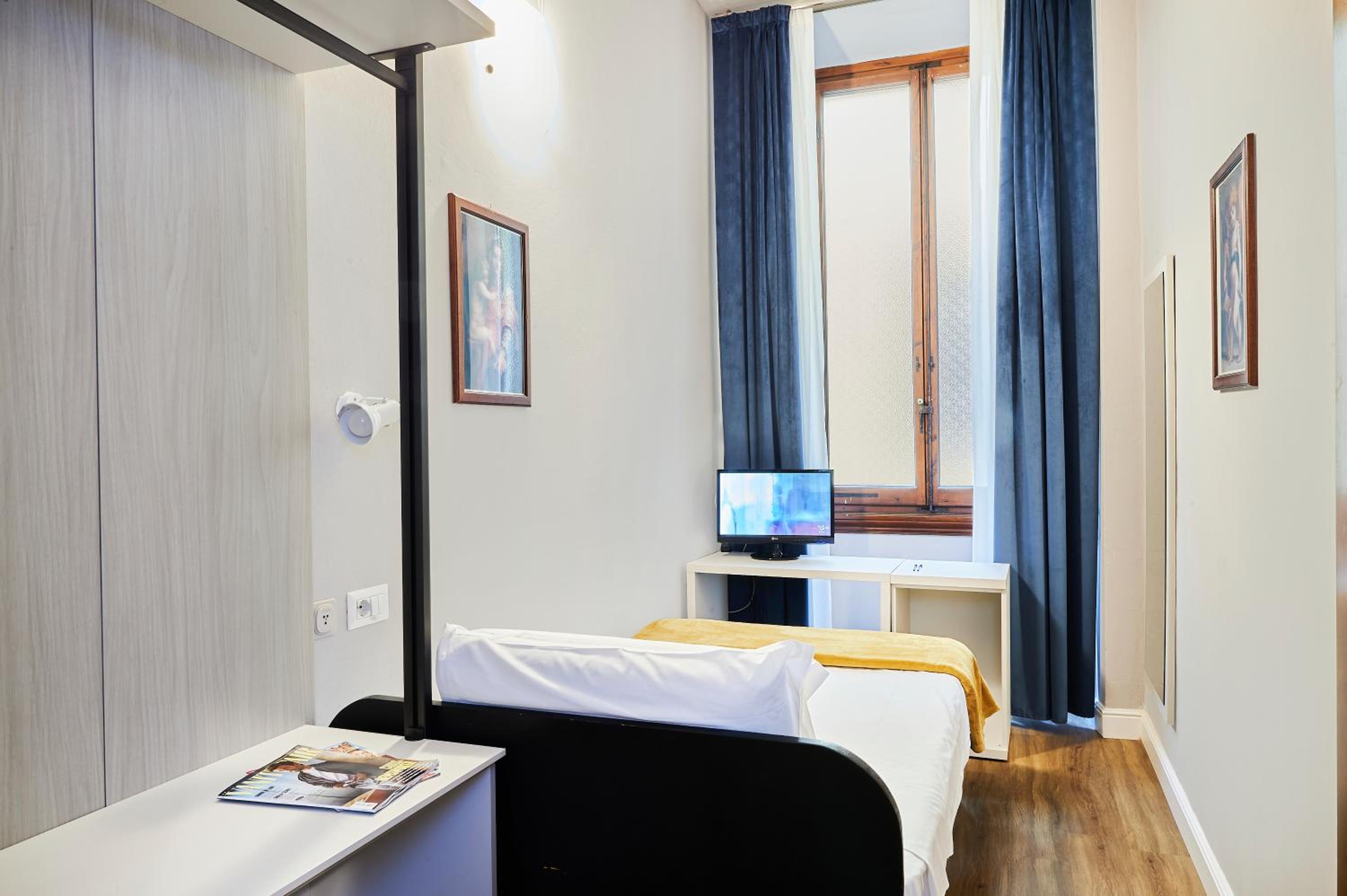 Single Room photo 3