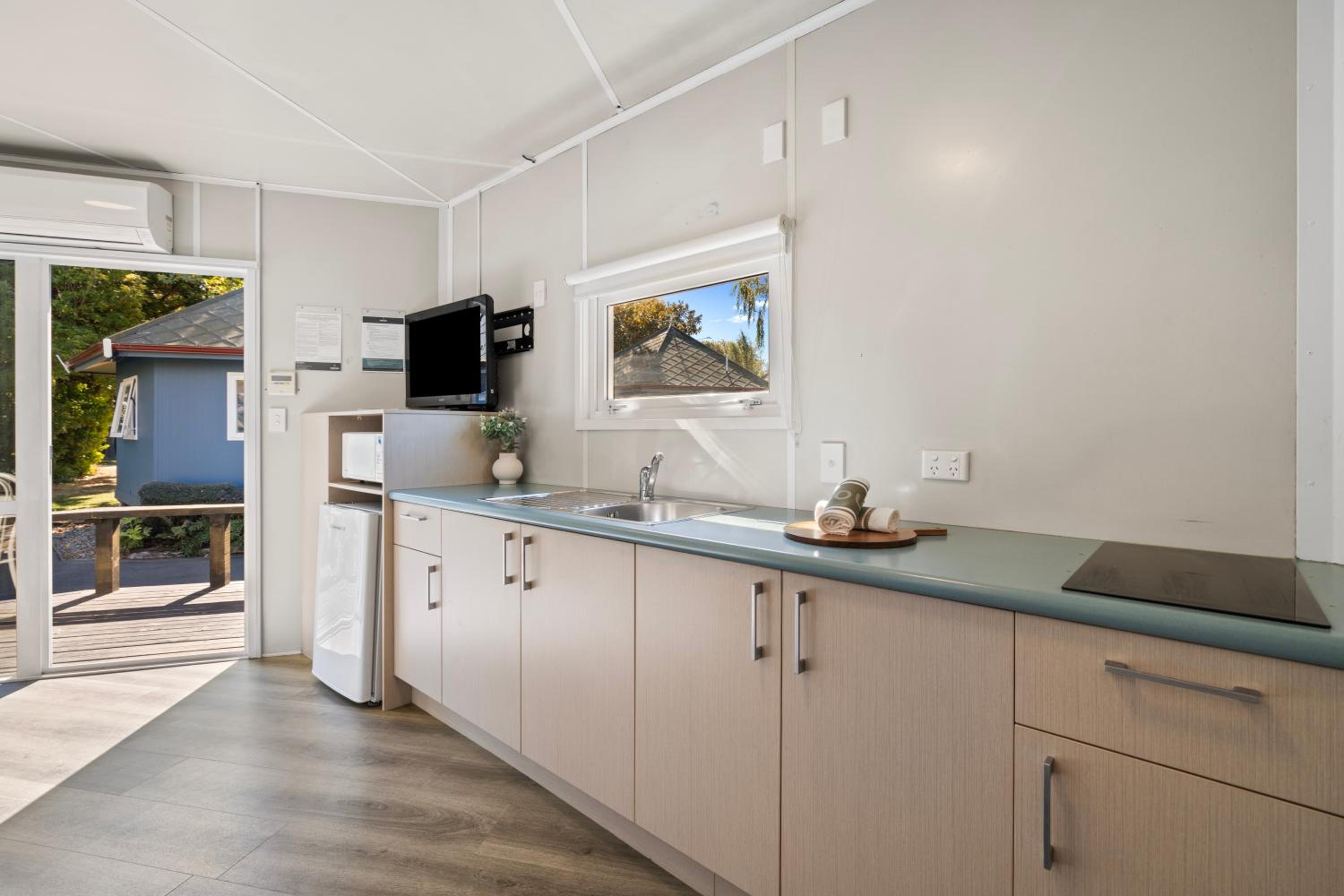 Kozy Kiwi - Accessible (1BR) - Photo 4