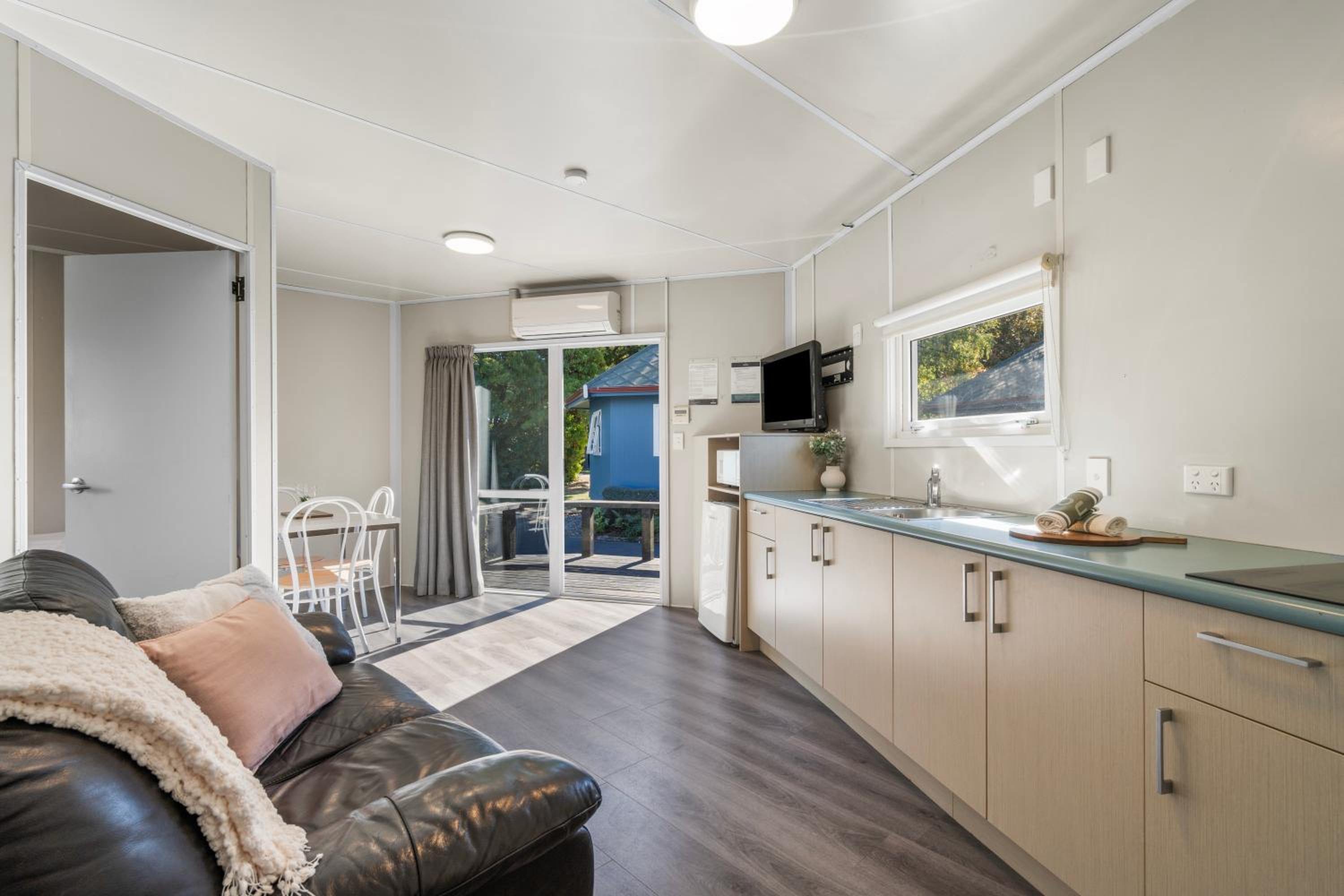Kozy Kiwi - Accessible (1BR) - Photo 8