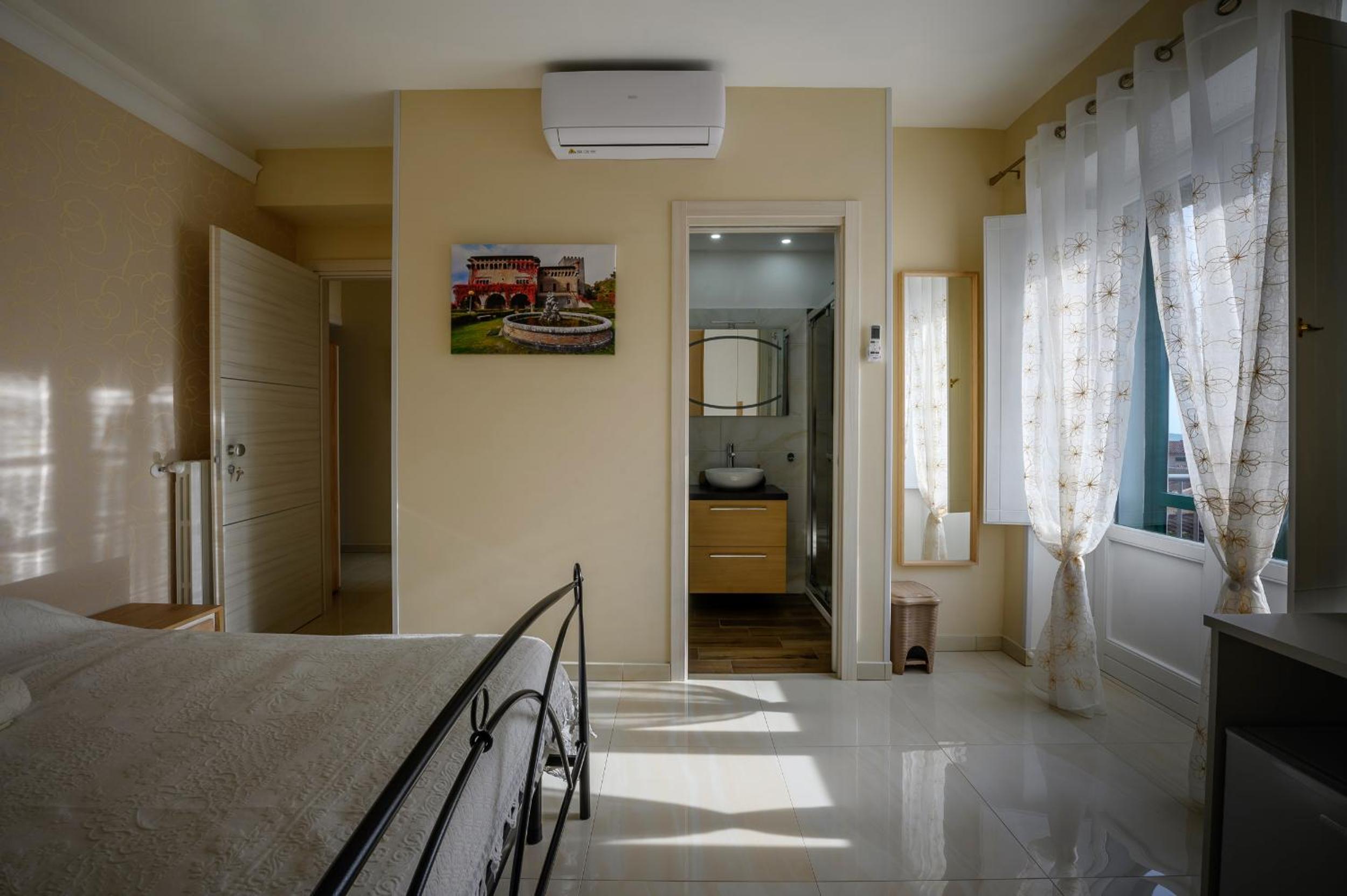 Double Room with Private Bathroom photo 2