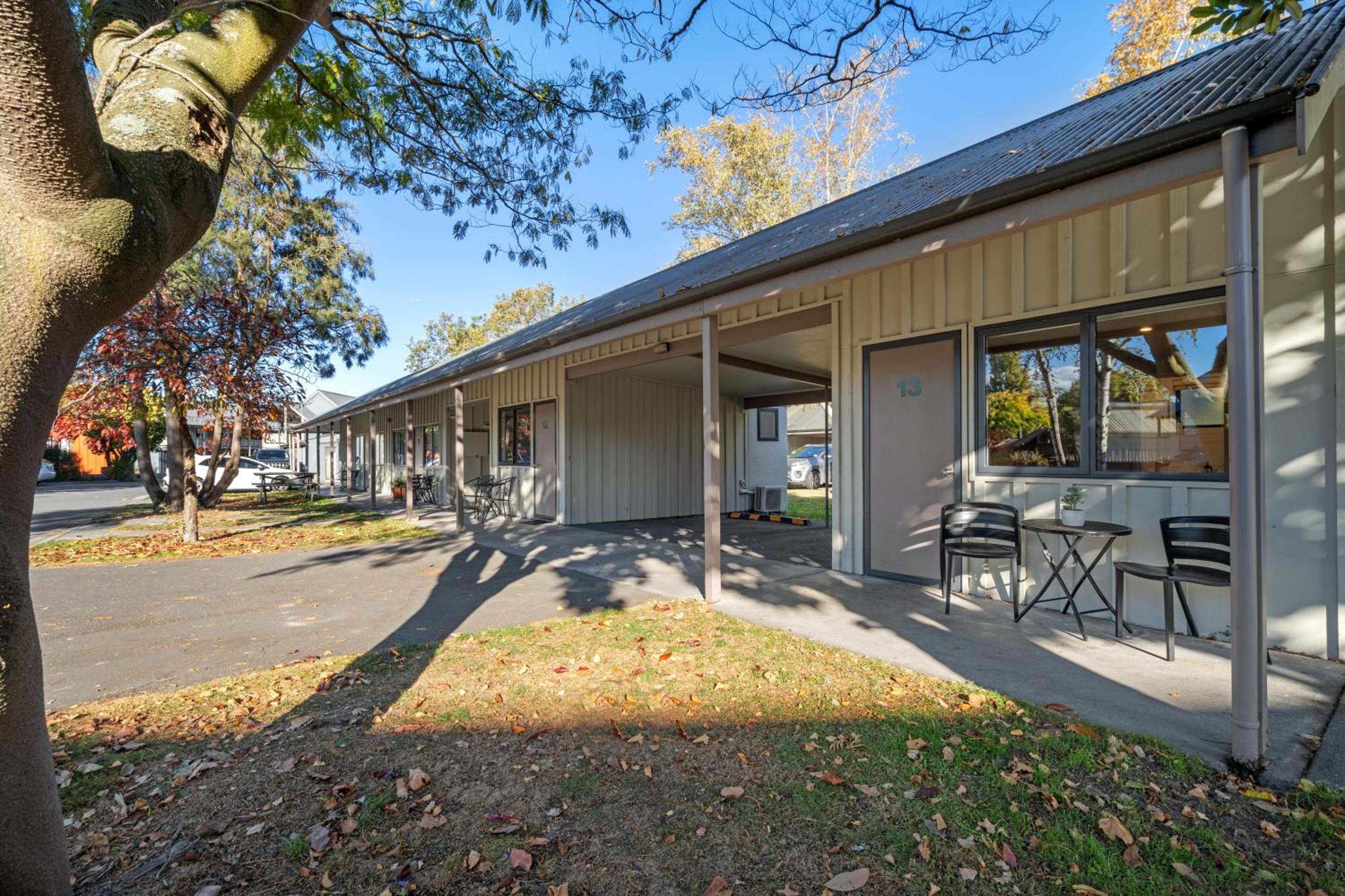Self Contained Studio - Photo 2