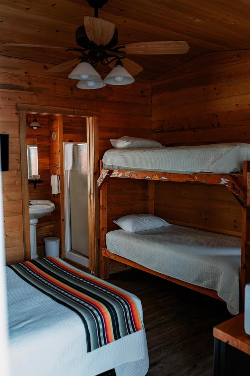 One-Bedroom Bungalow photo 1