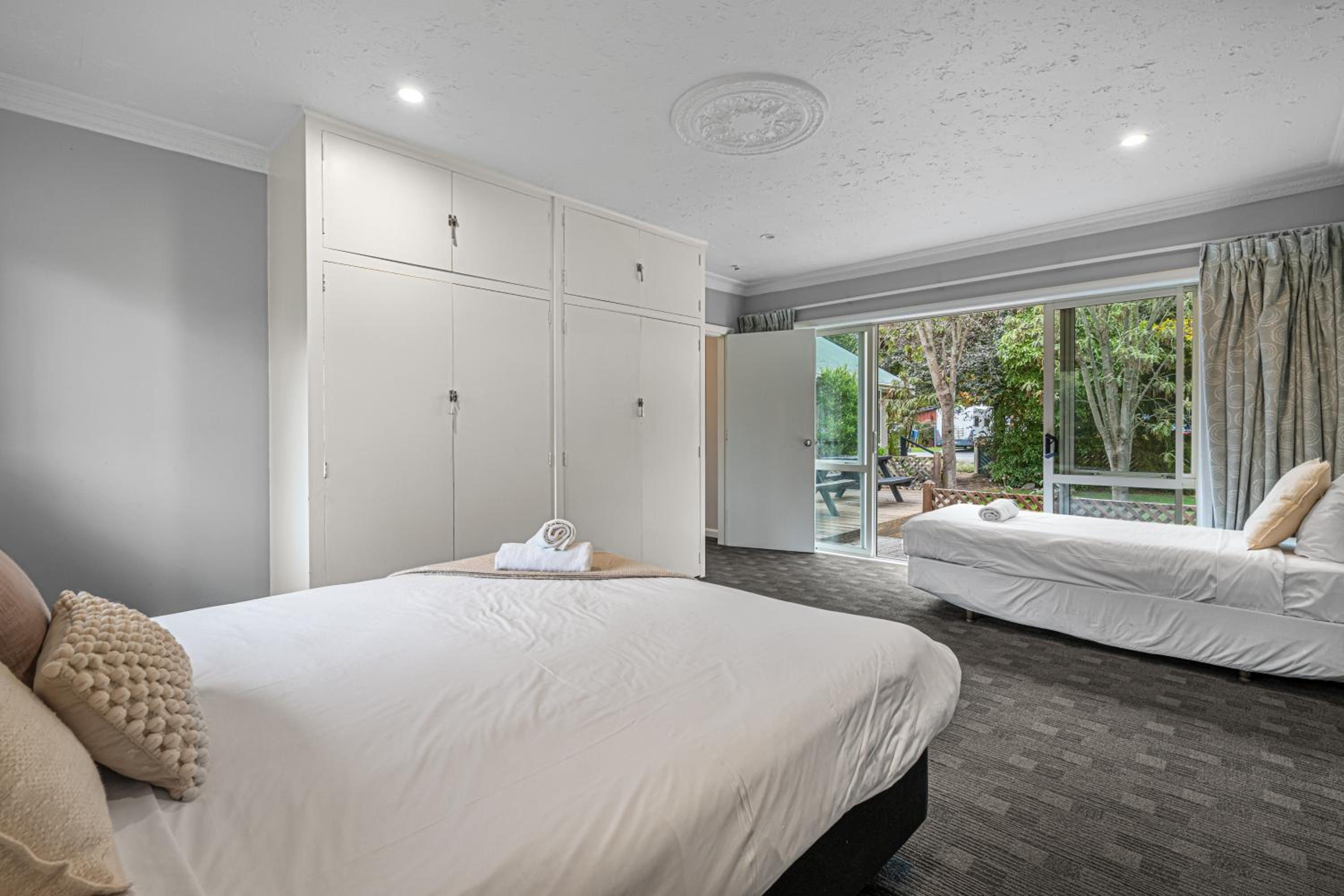 Four-Bedroom House - Photo 8