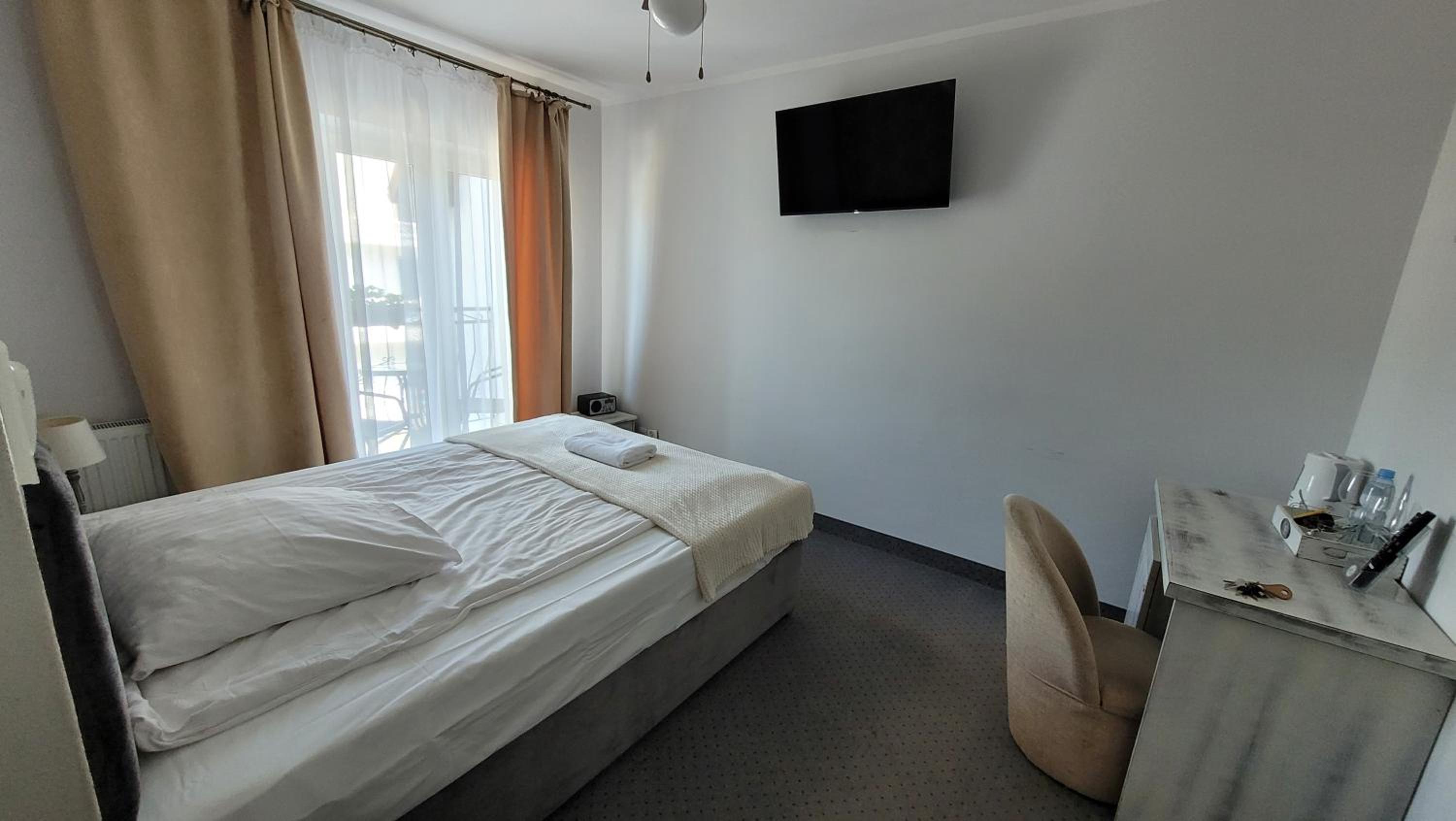 Budget Double Room photo 1