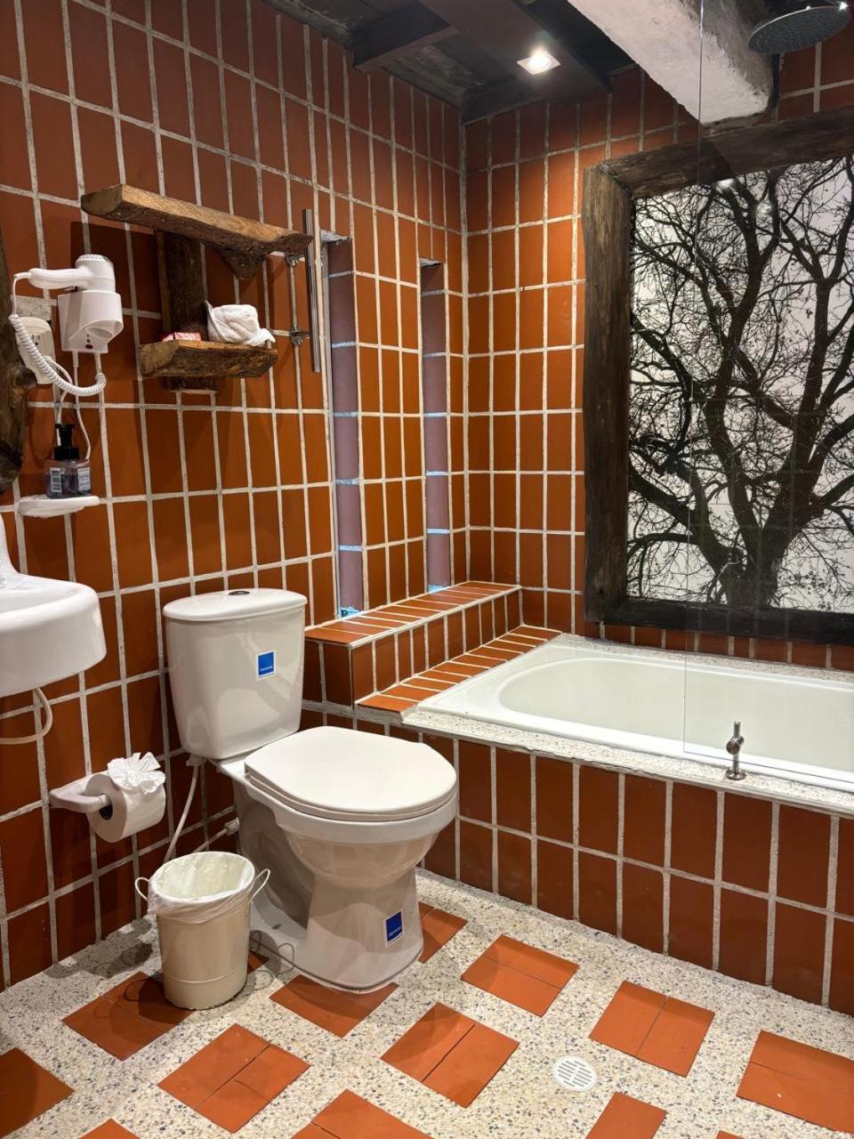 Double Room with Private Bathroom photo 3