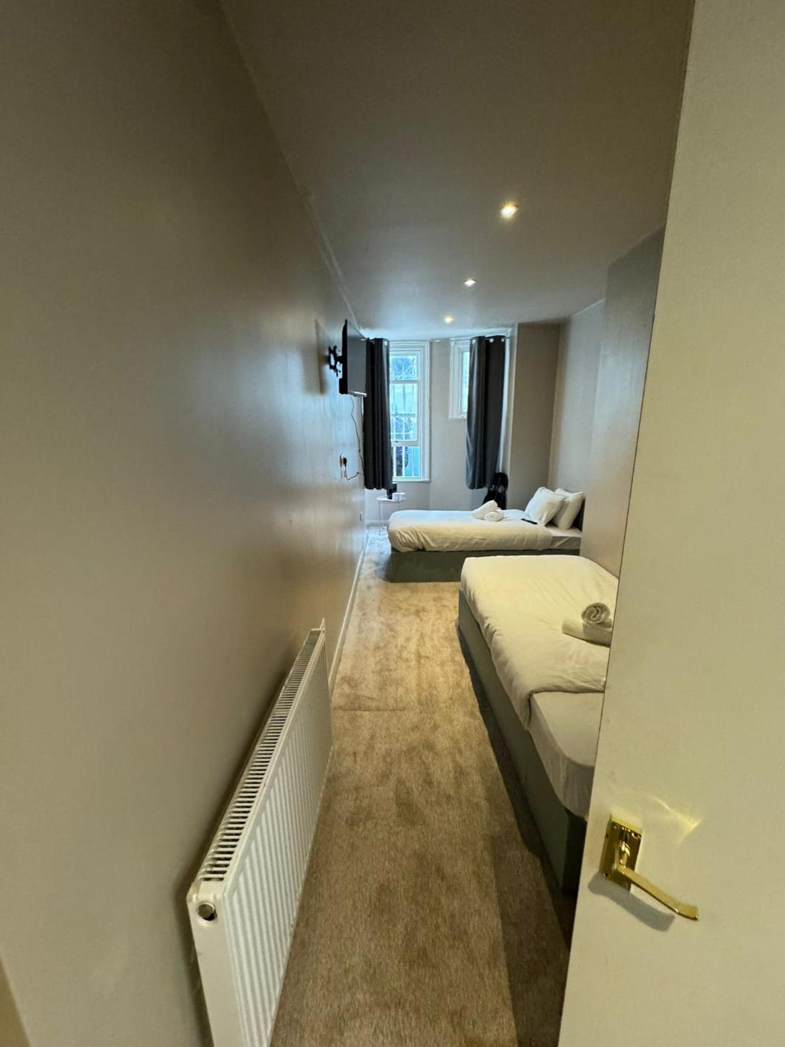 Standard Twin Room photo 3