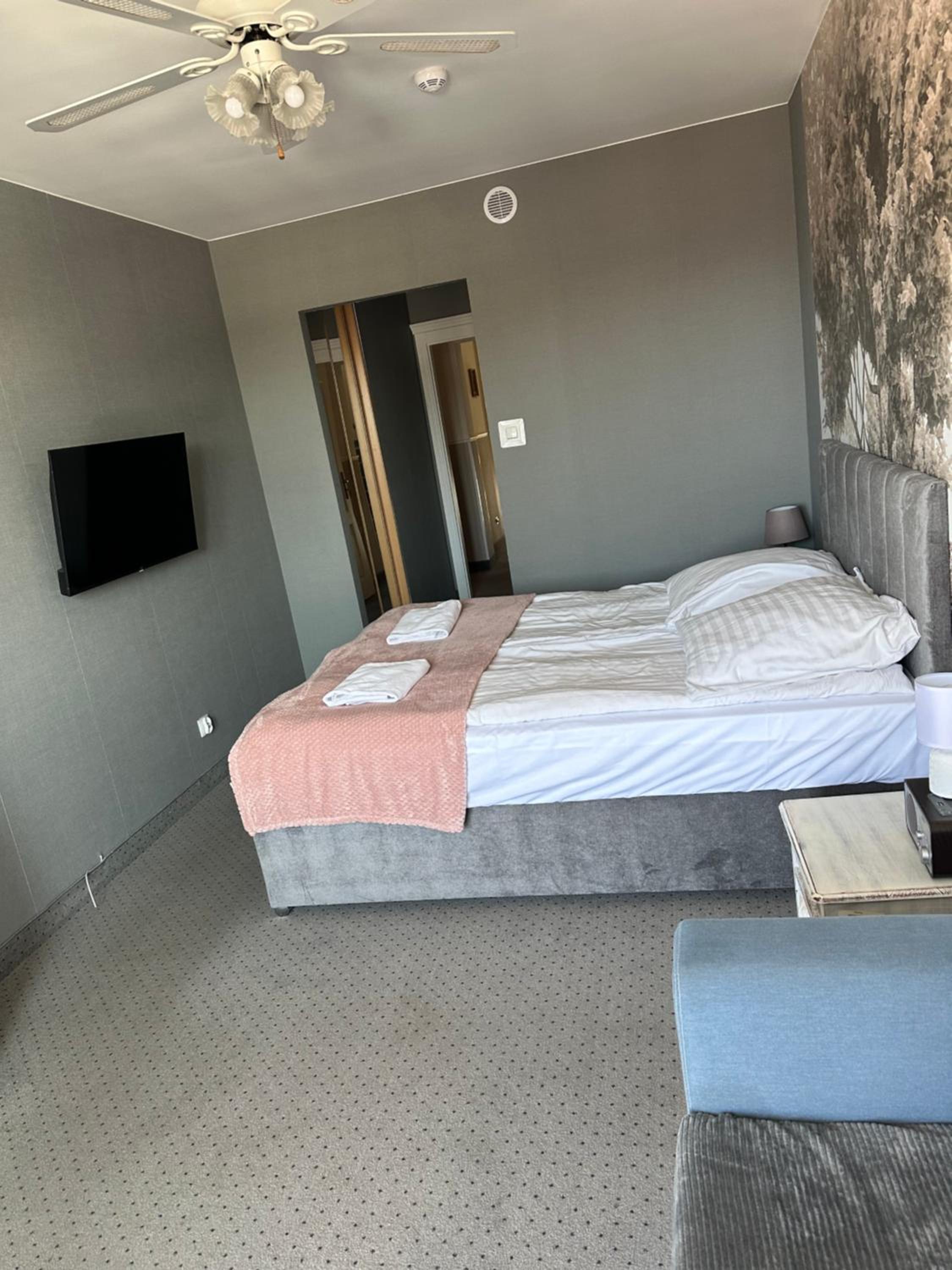 King Room with Balcony photo 1