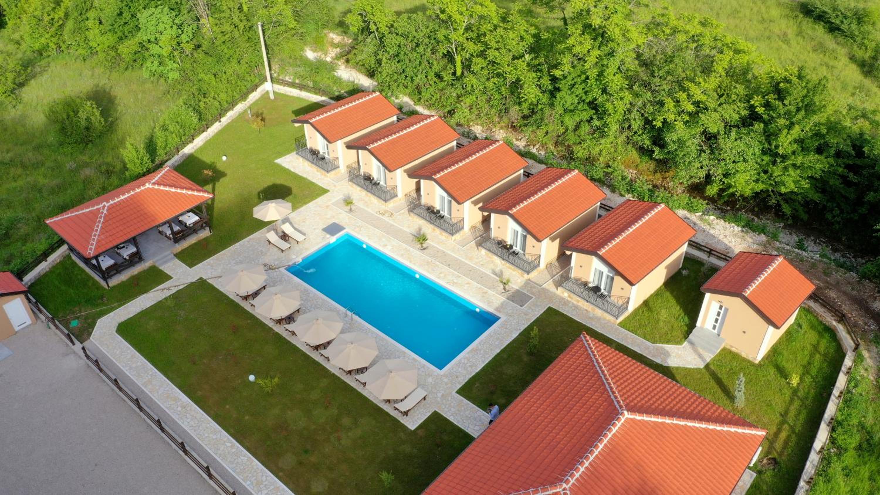 One-Bedroom Apartment with Pool View