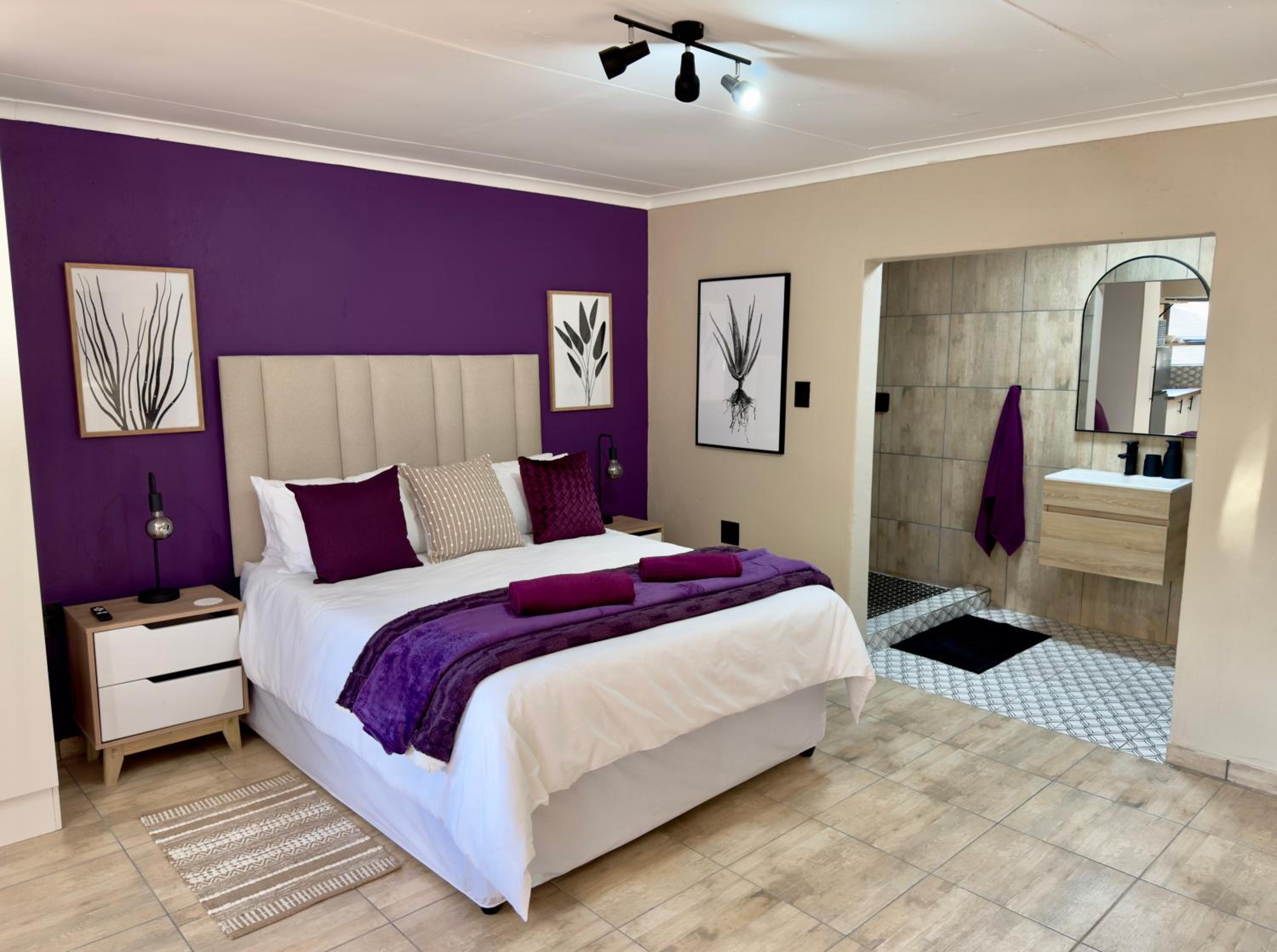 Deluxe Queen Room