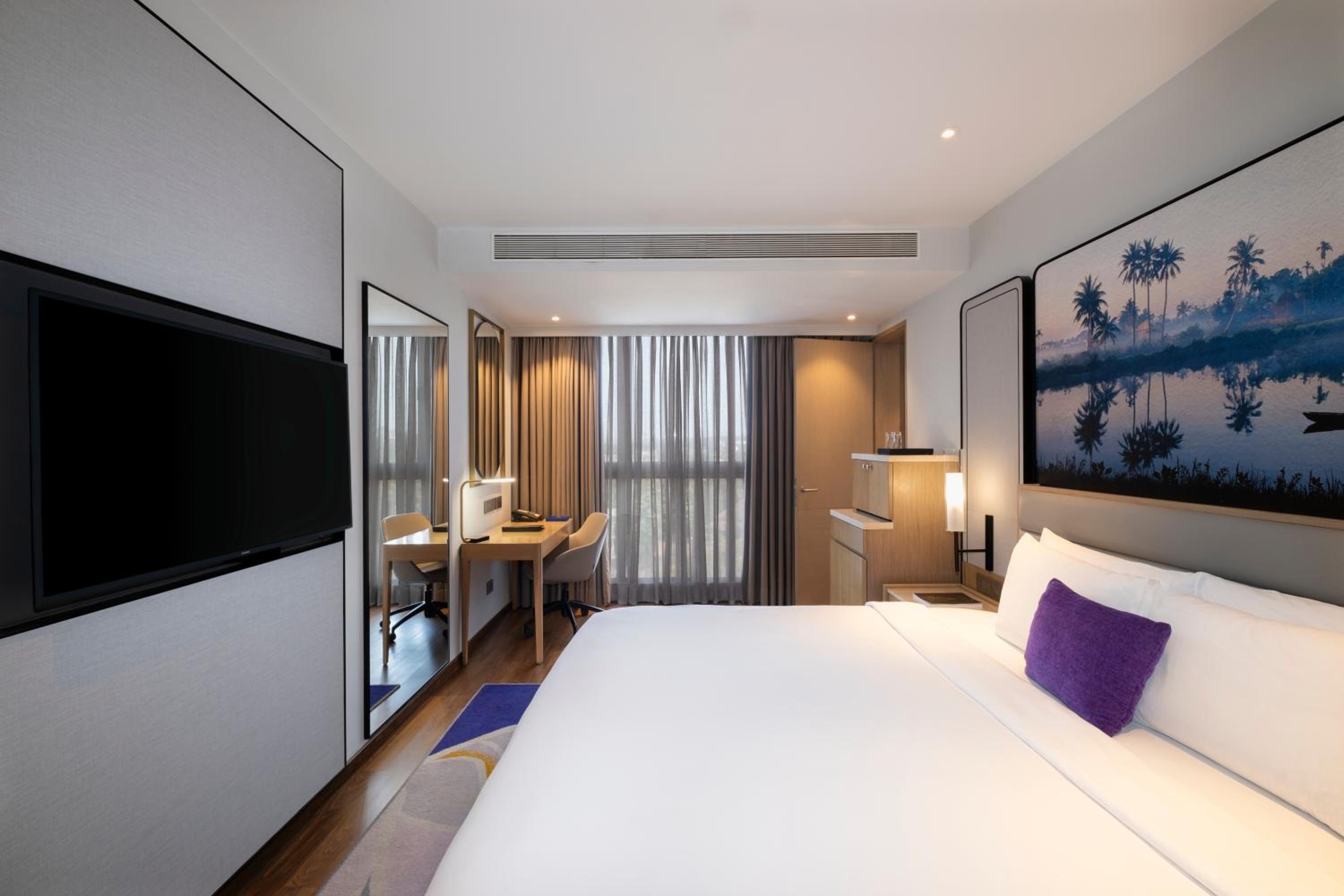 Deluxe Suite - Photo 6
