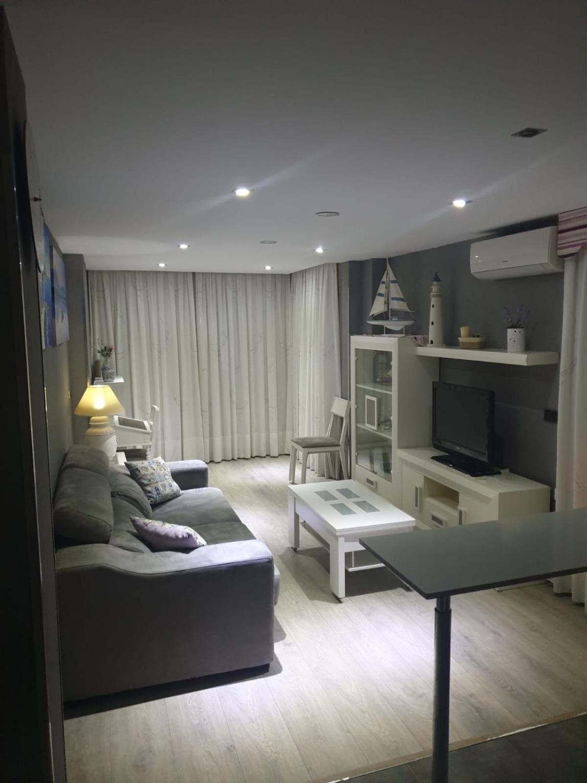 Apartamento de un dormitorio superior con balcón