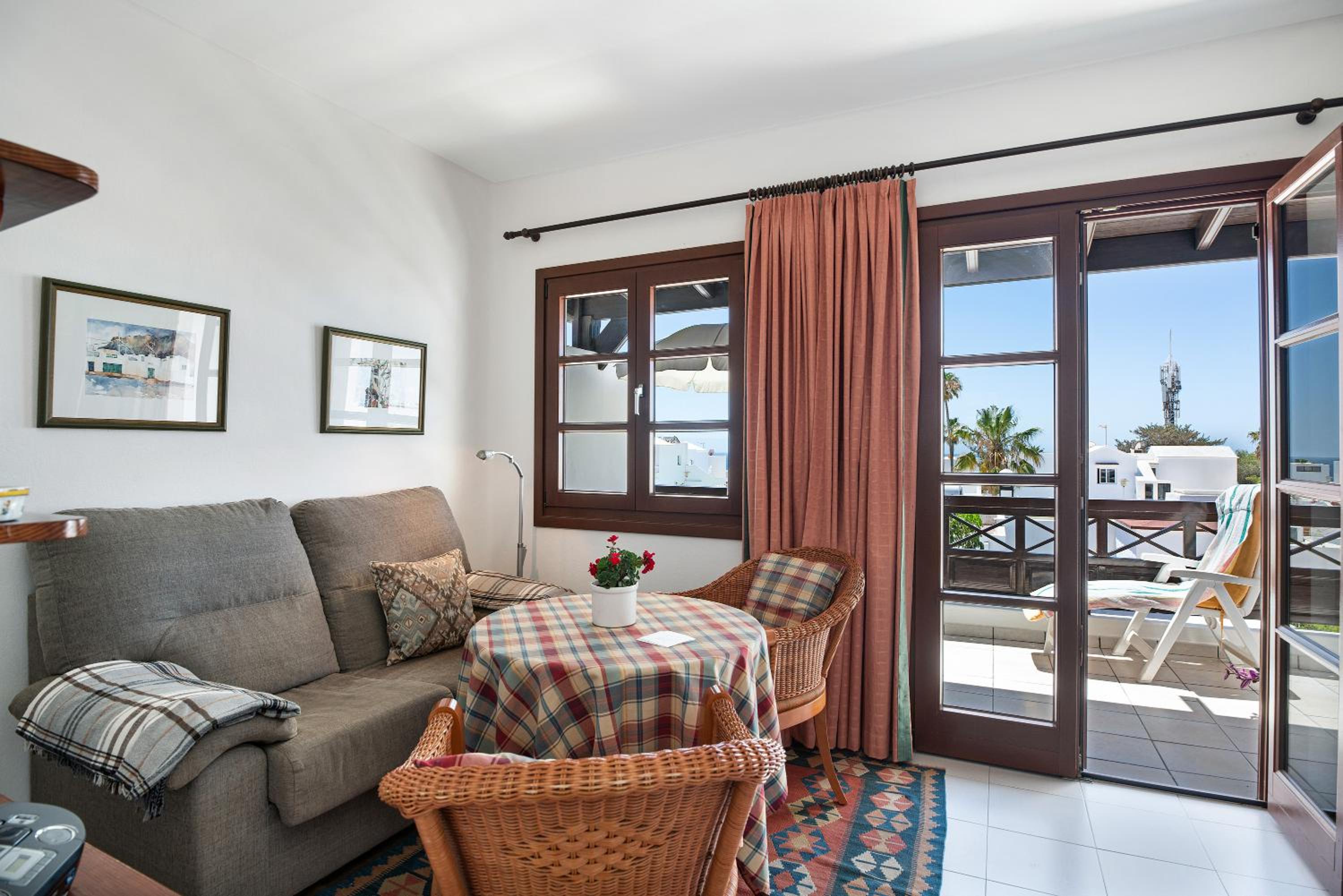Apartamento de un dormitorio superior con balcón