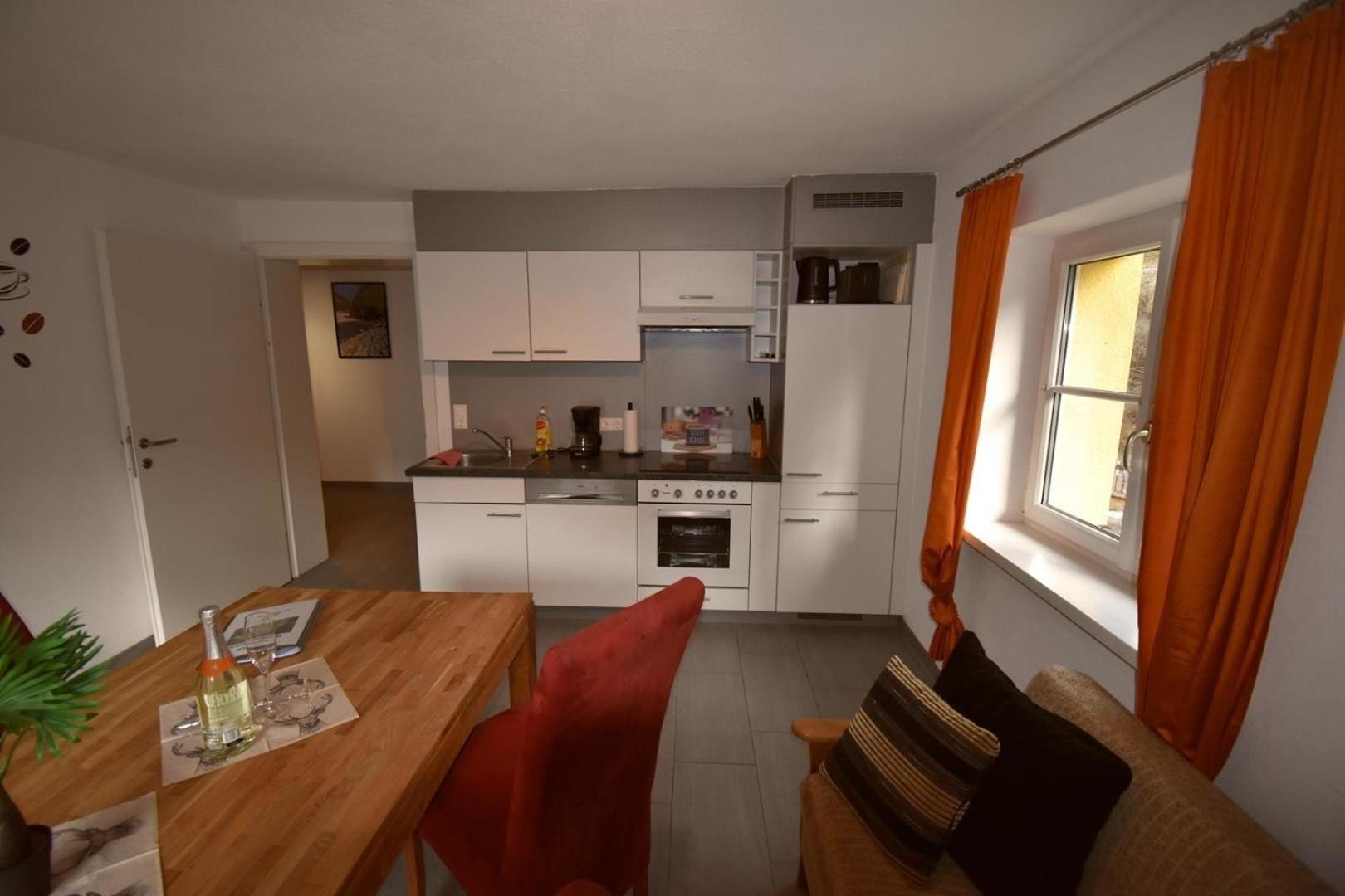 Apartment photo 2