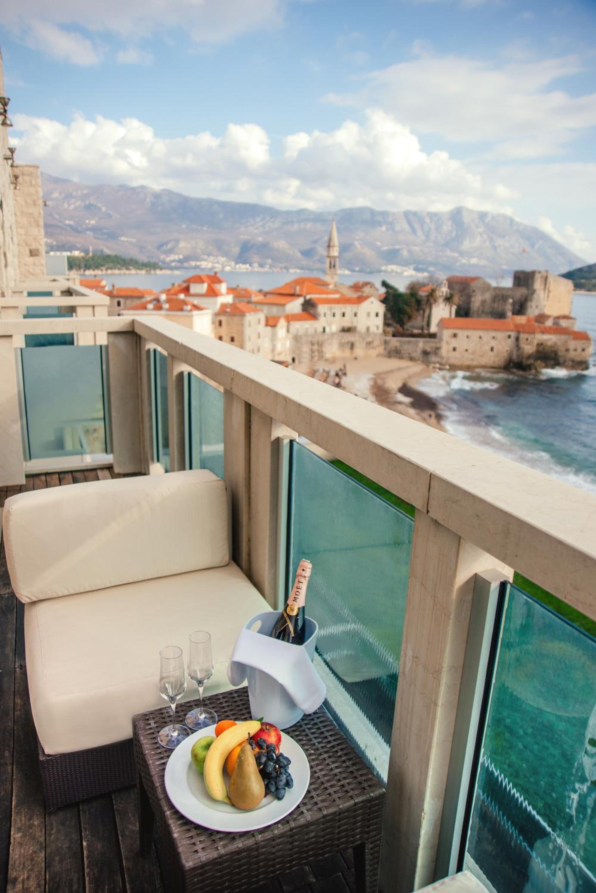 Luxury Suite With Sea View