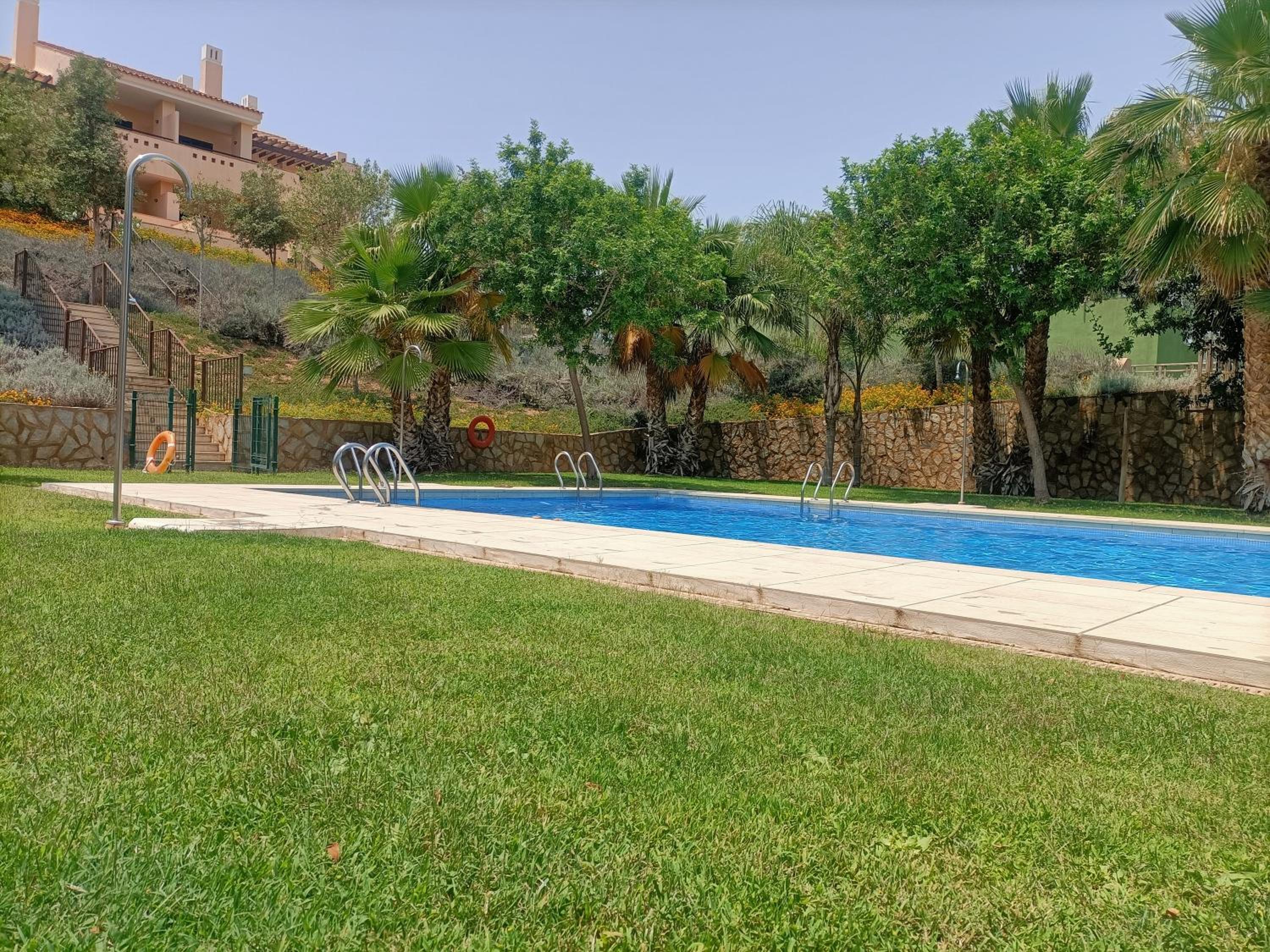 Two-Bedroom Deluxe Apartment with Garden View photo 2