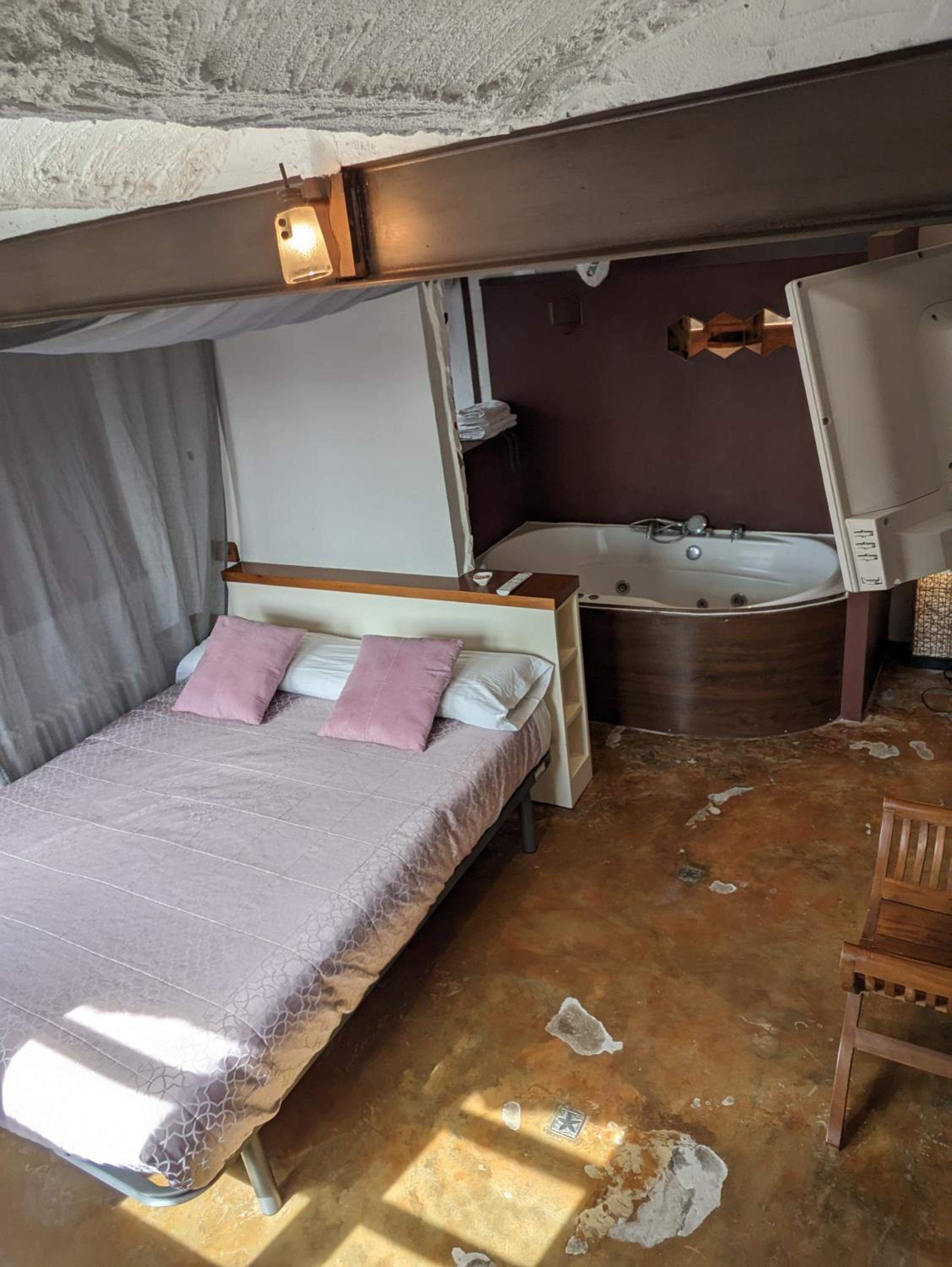 Habitación Doble con Bañera de Hidromasaje