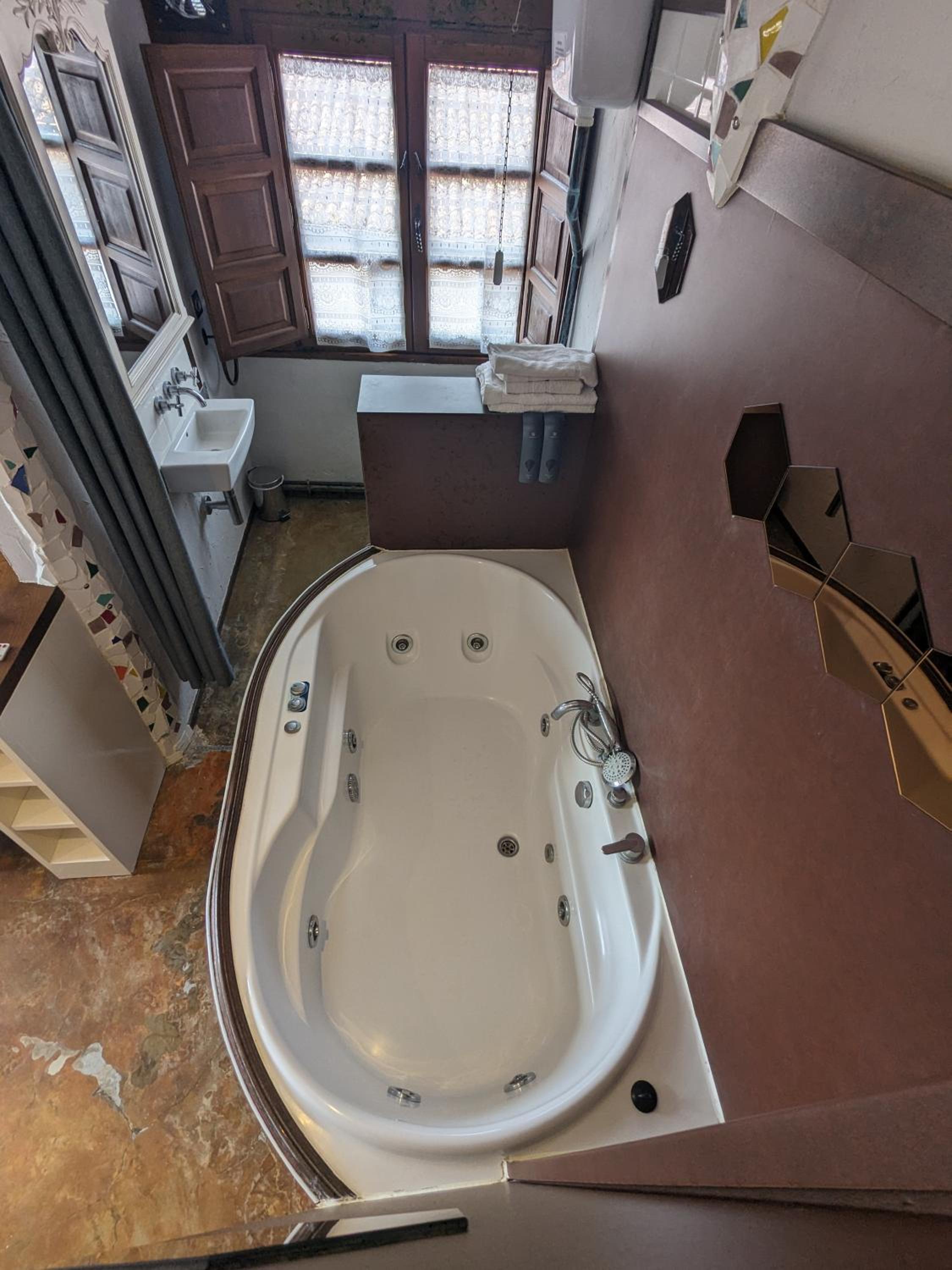 Double Room with Spa Bath photo 2