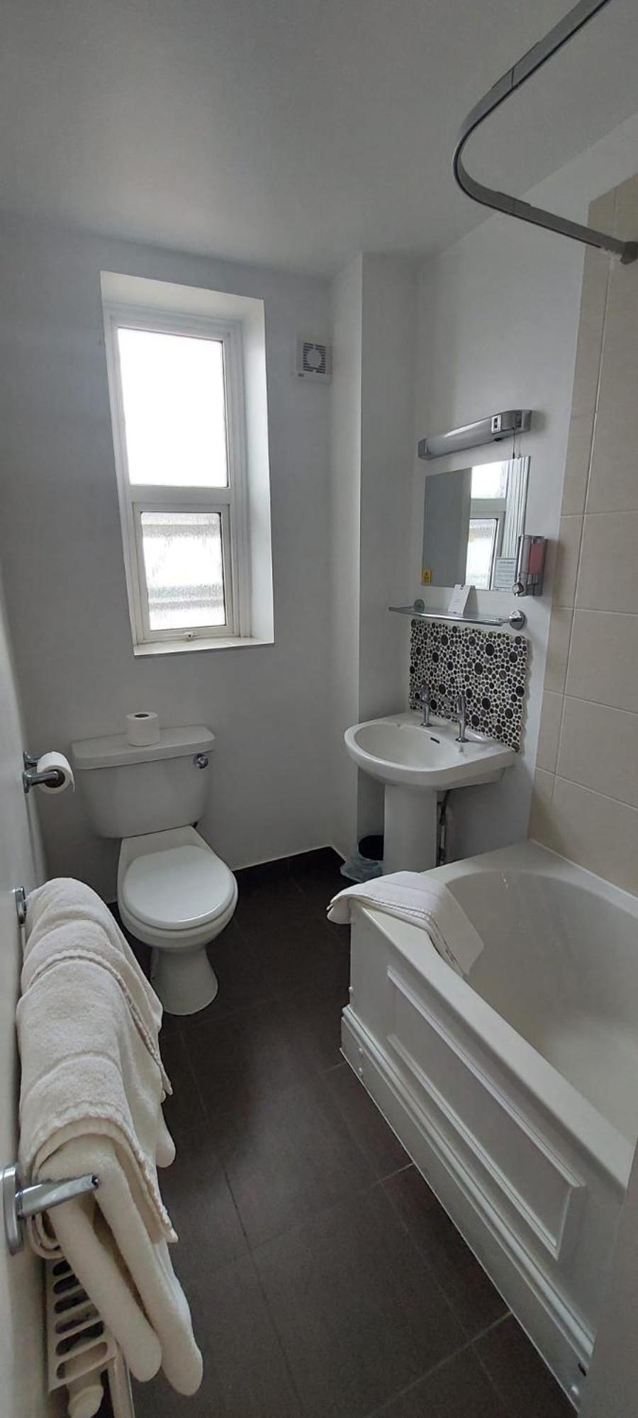 Deluxe Twin Room with Sea View photo 2