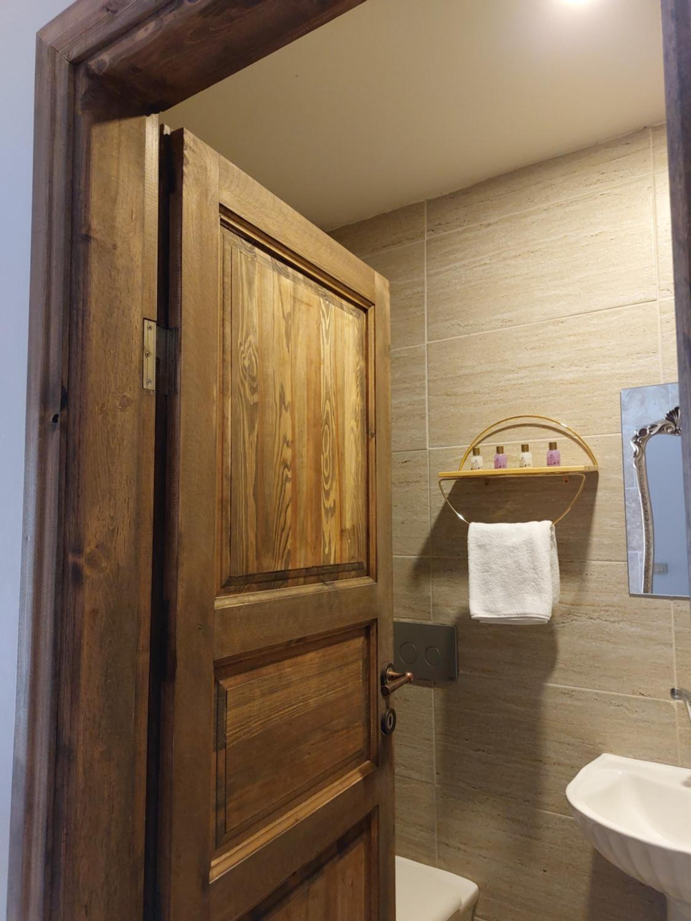 Suite with Garden View - Photo 3