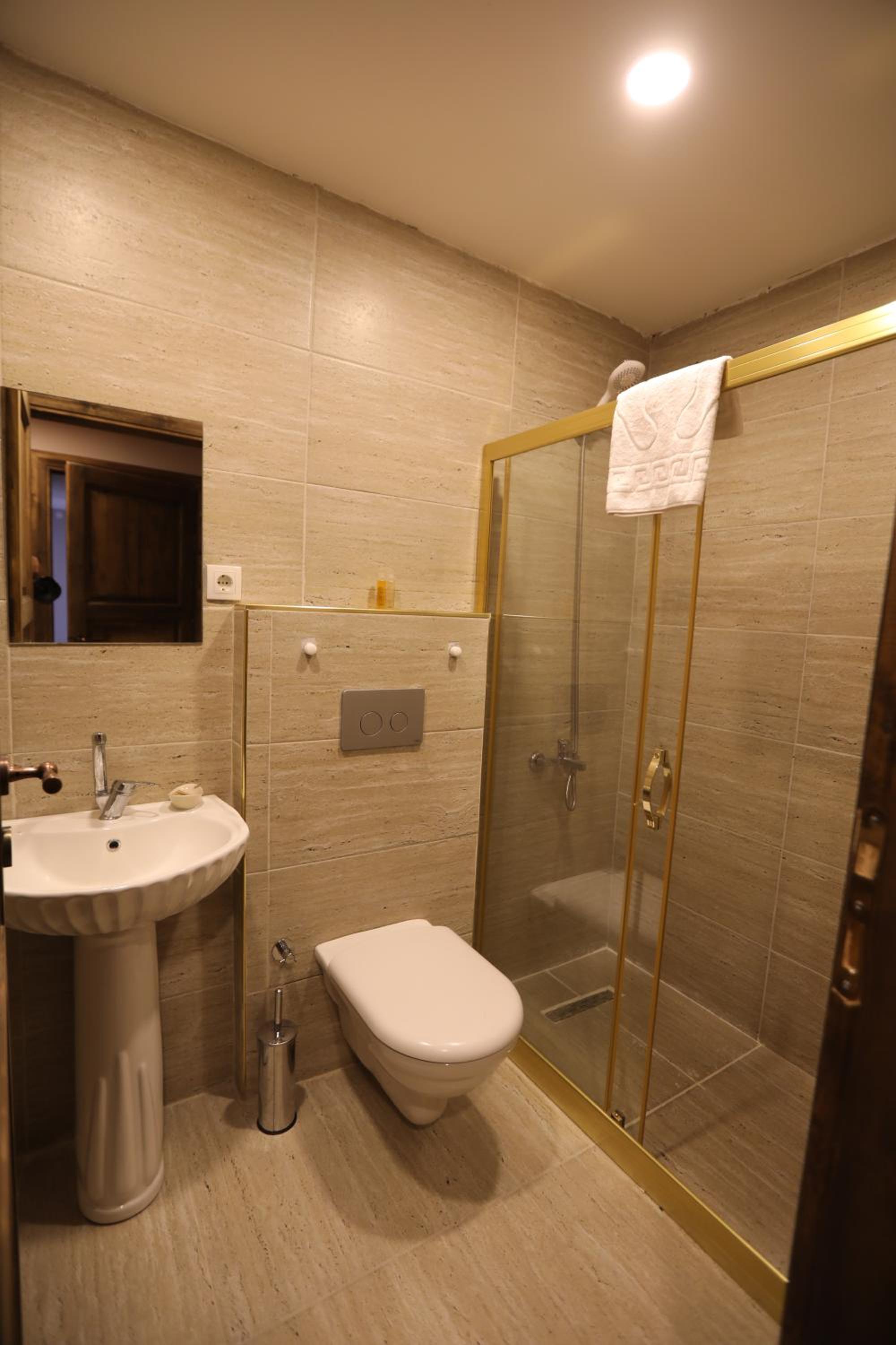Suite with Garden View - Photo 2