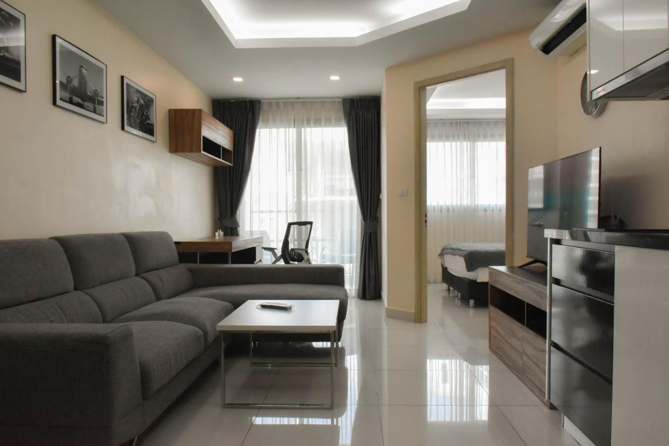 Apartment with Pool View  photo 1