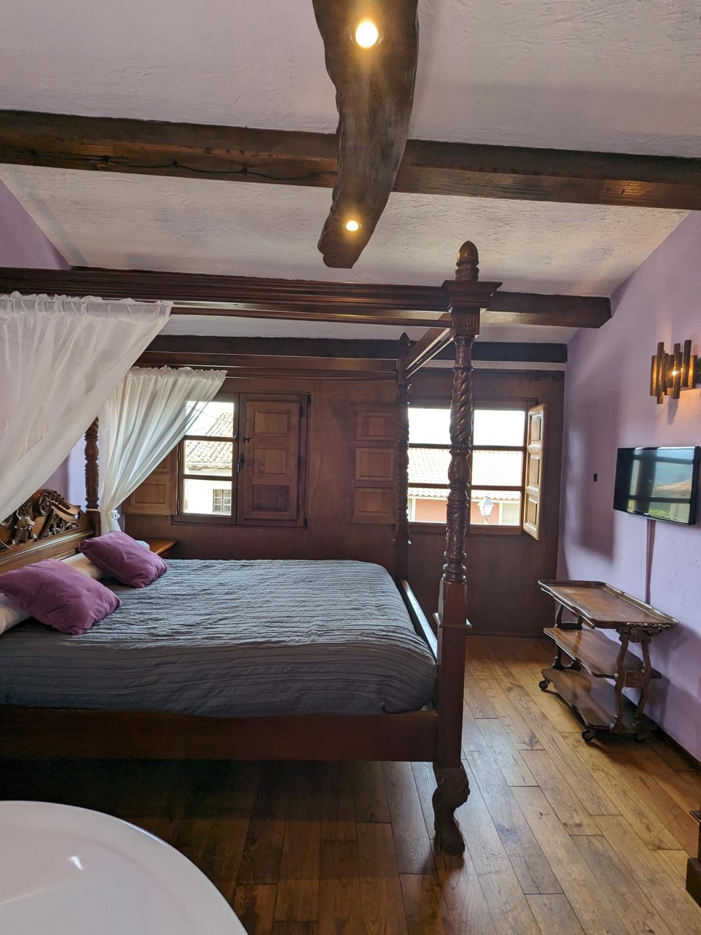 Double Room with Spa Bath - Photo 4